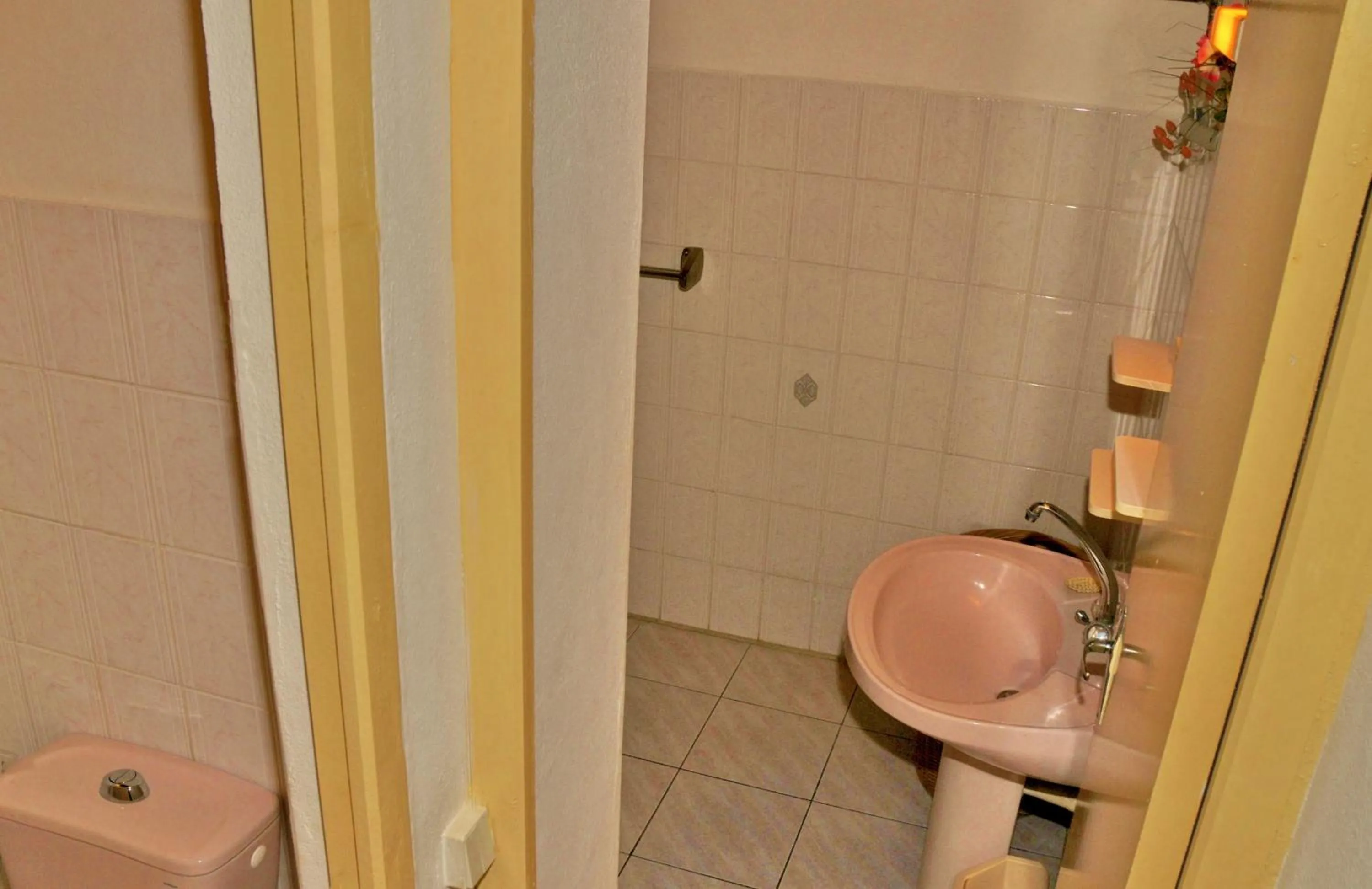 Bathroom in Les Merveilleux Flots de la Mer