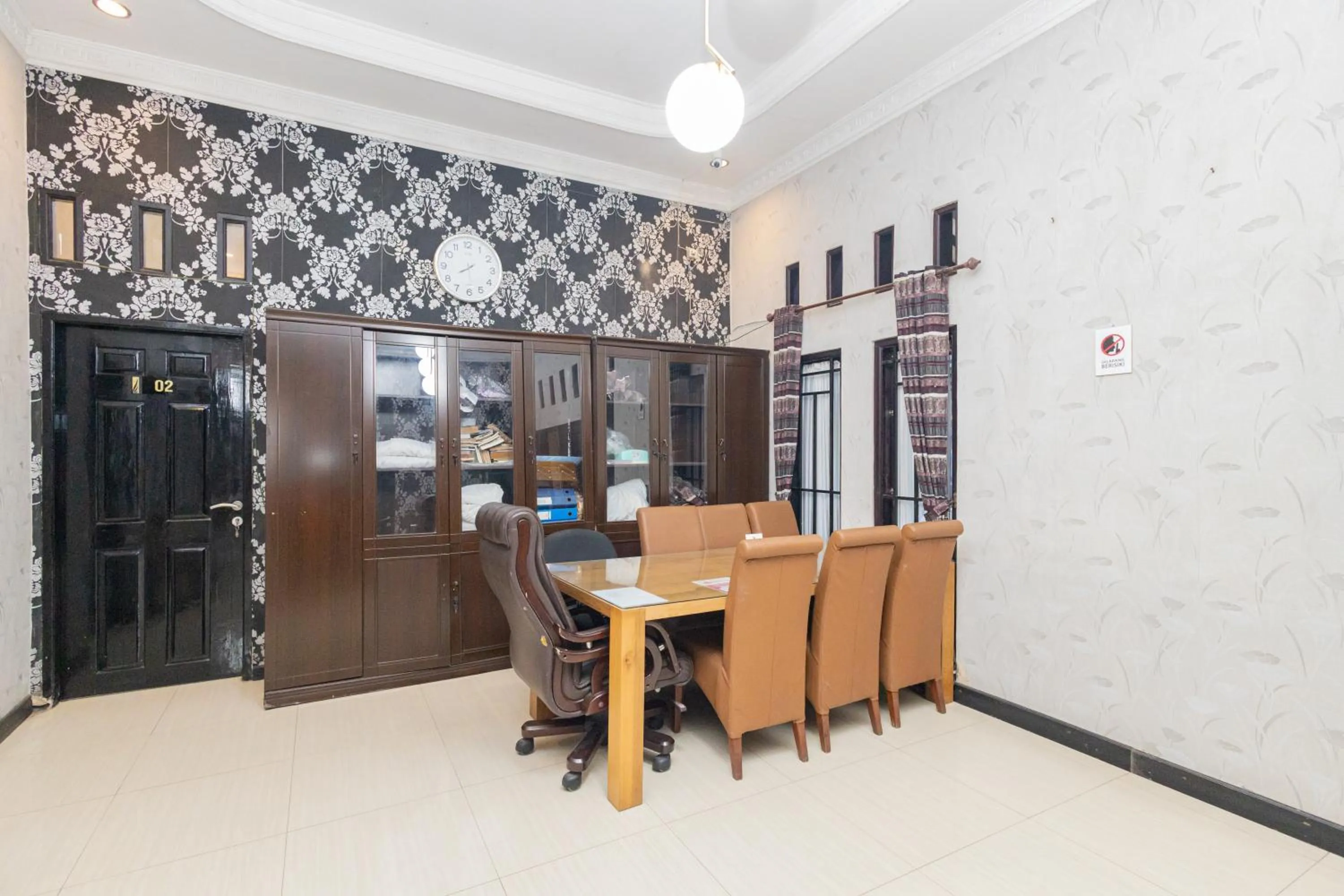 Property building in Boss Residence Serang Mitra RedDoorz