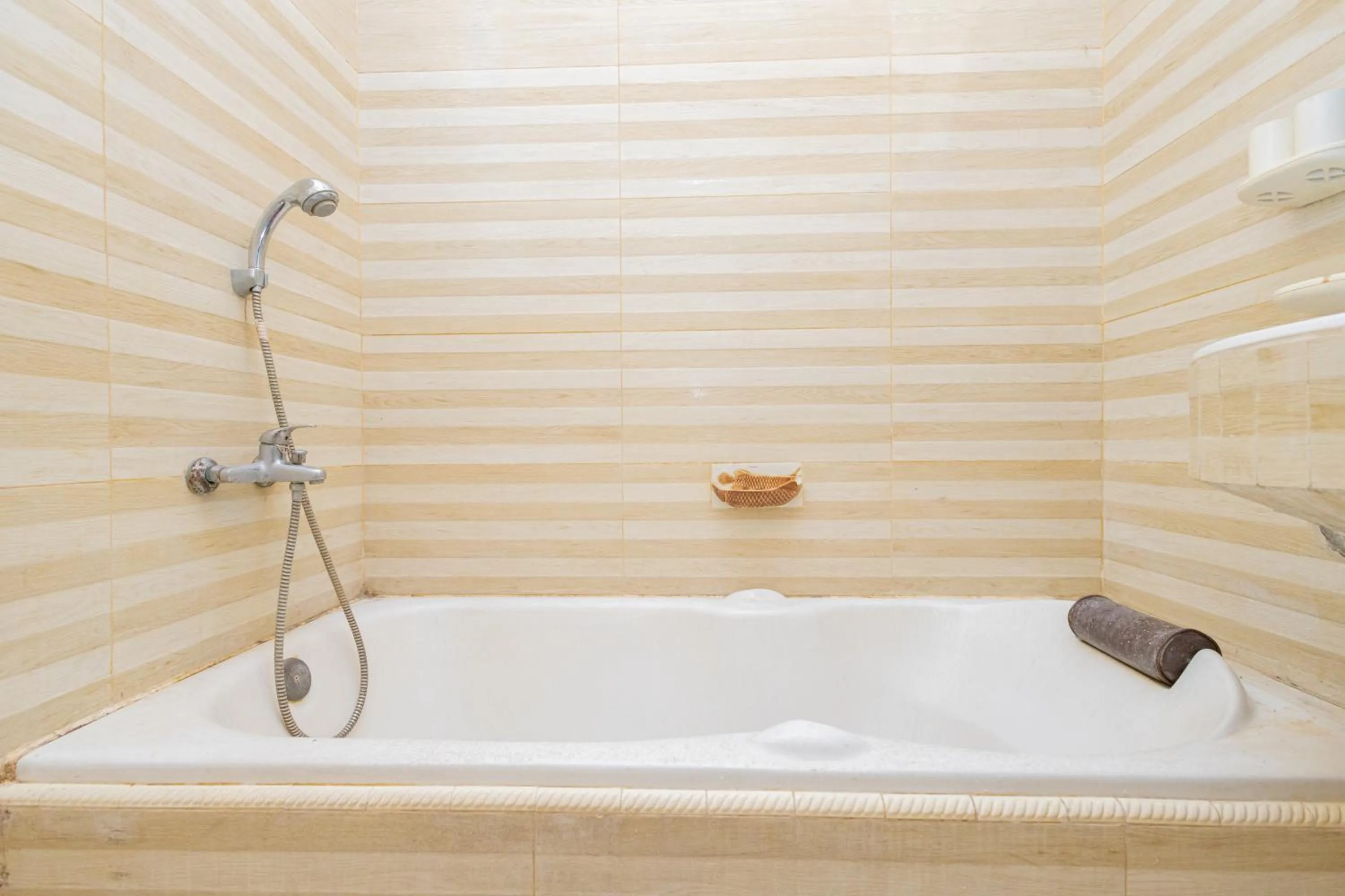 Shower in Boss Residence Serang Mitra RedDoorz