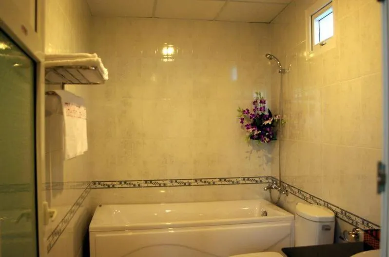 Bathroom in Ha Phuong Mui Ne Hotel