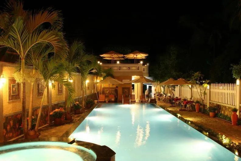 Swimming pool in Ha Phuong Mui Ne Hotel