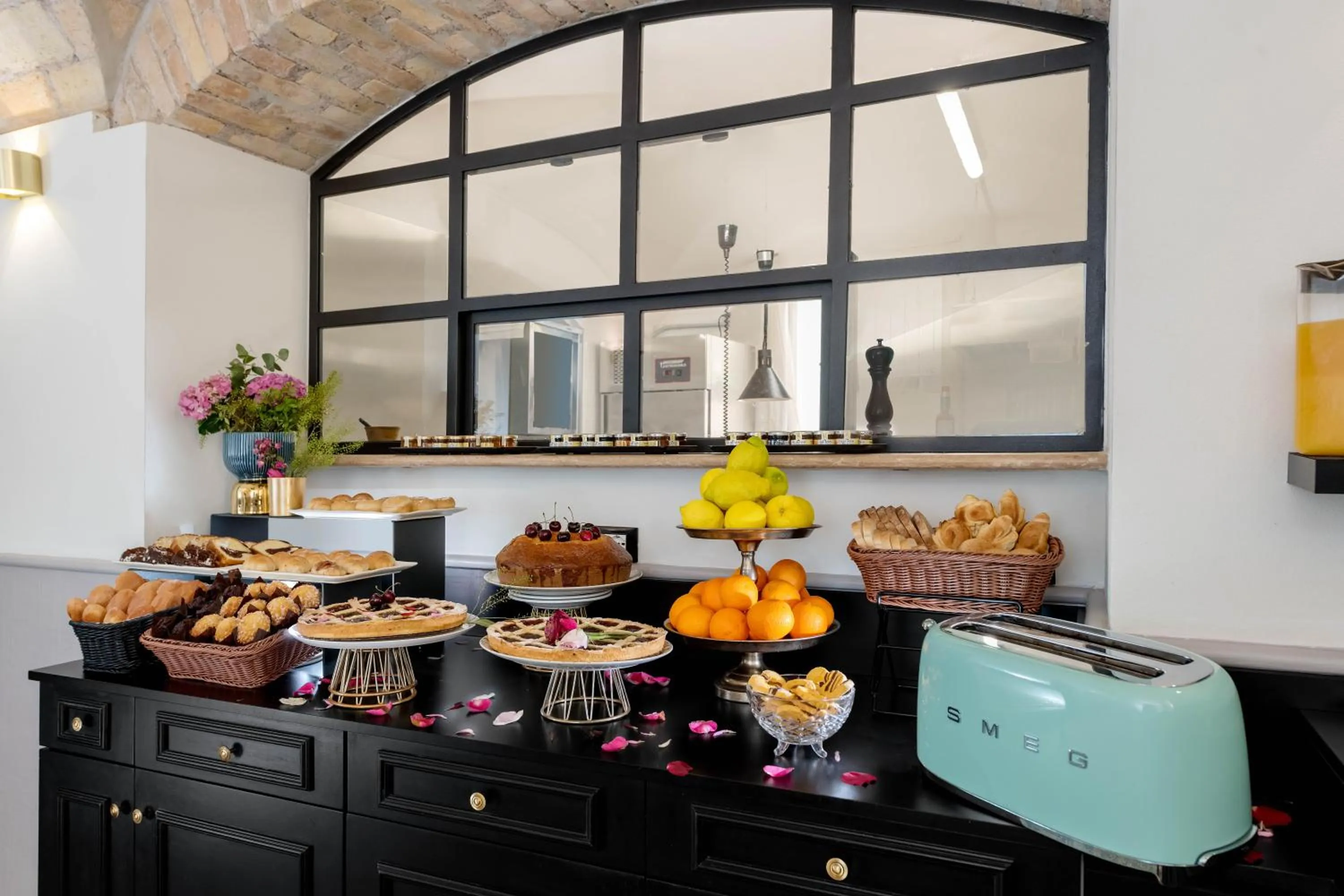 Restaurant/places to eat in Hotel La Ville Rome