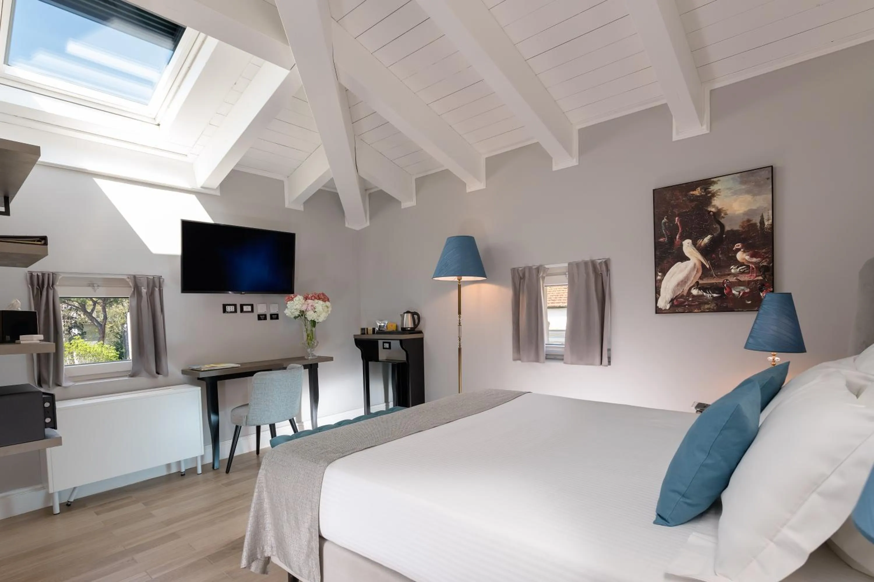 Bedroom, Bed in Hotel La Ville Rome