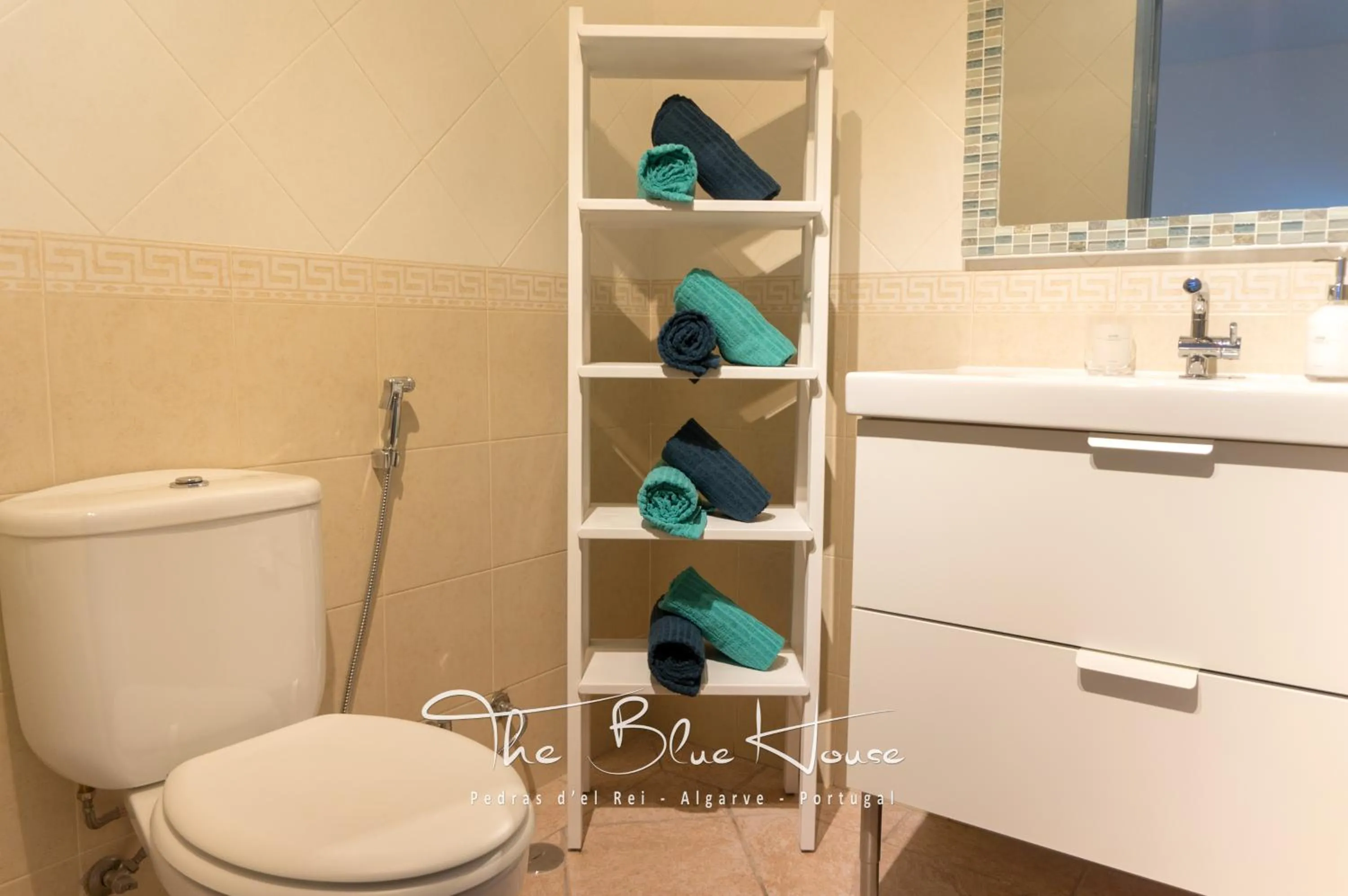 Bathroom in The Blue House, Pedras D'el Rei, Tavira