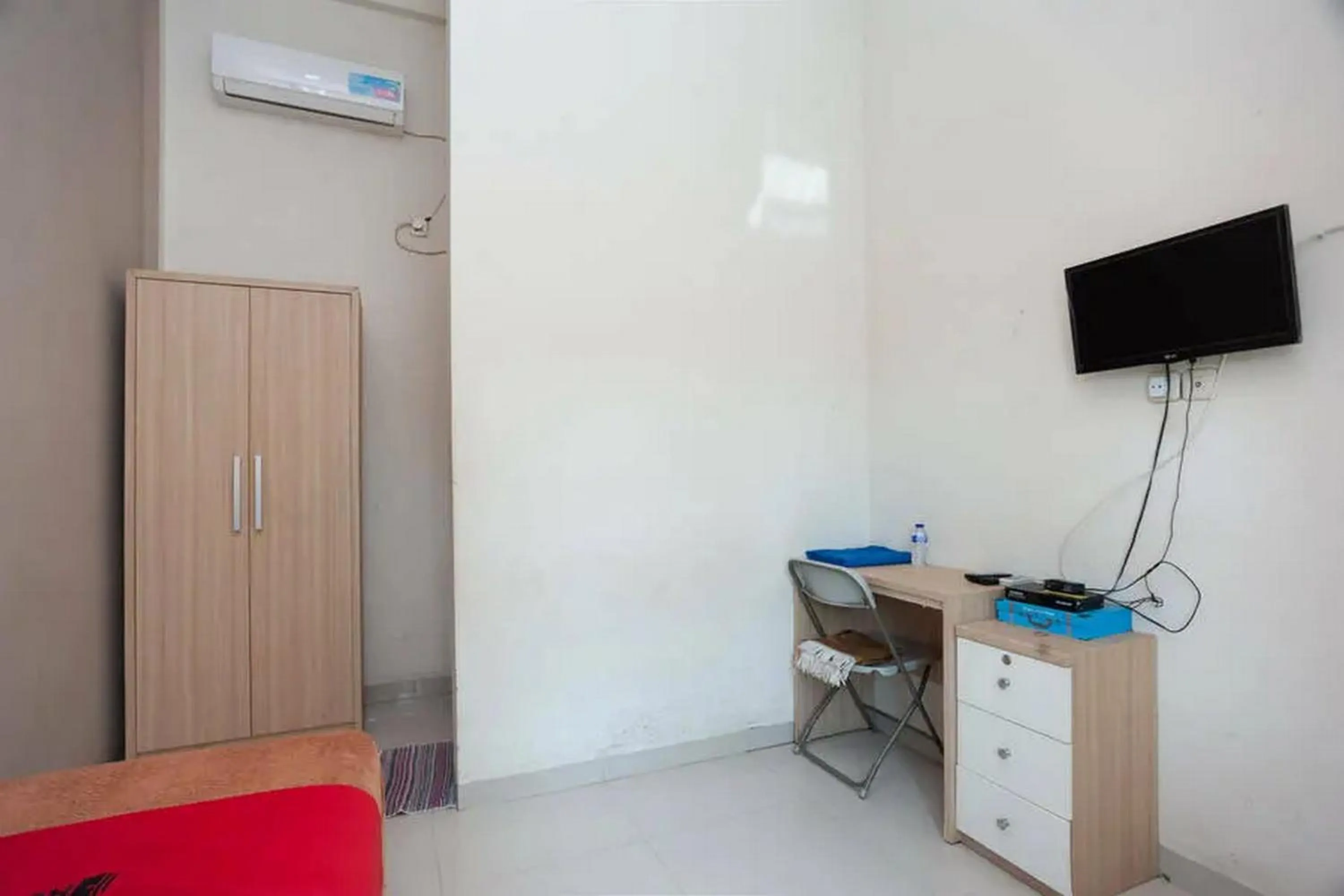 Bedroom in RedDoorz at Jalan HOS Cokroaminoto Jambi