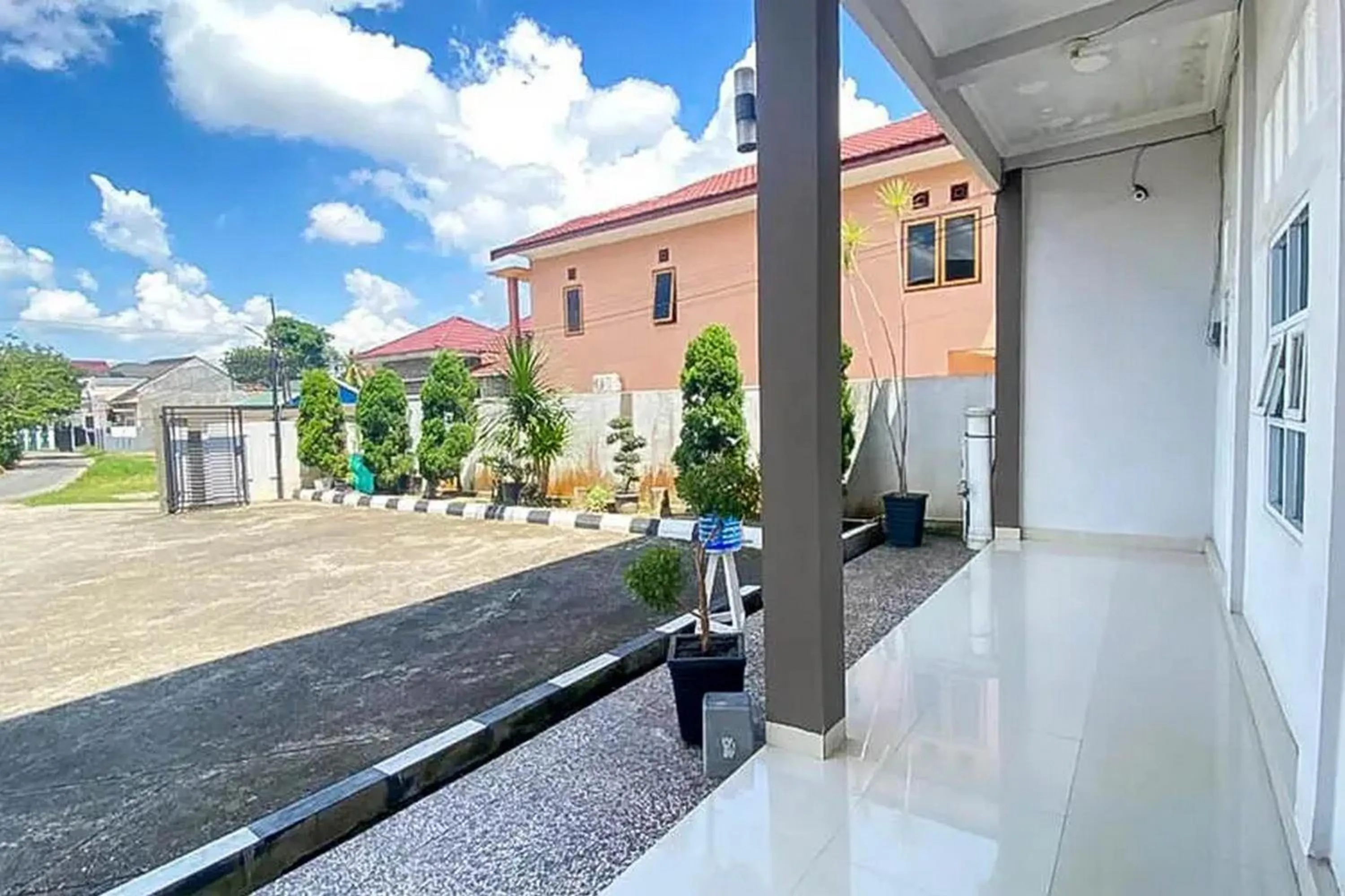 Property building in RedDoorz at Jalan HOS Cokroaminoto Jambi