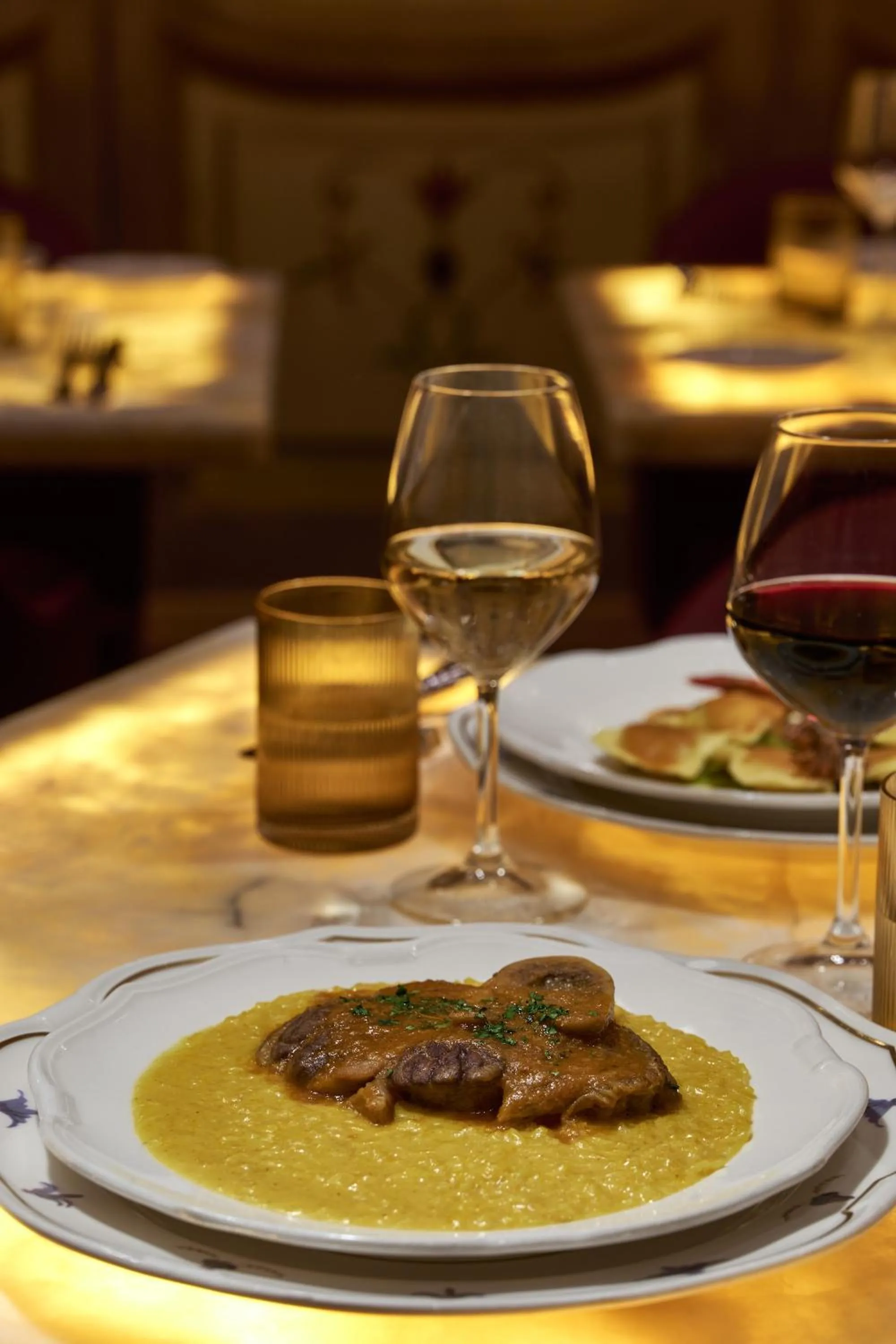 Restaurant/places to eat in Golden Tulip Rome Piram