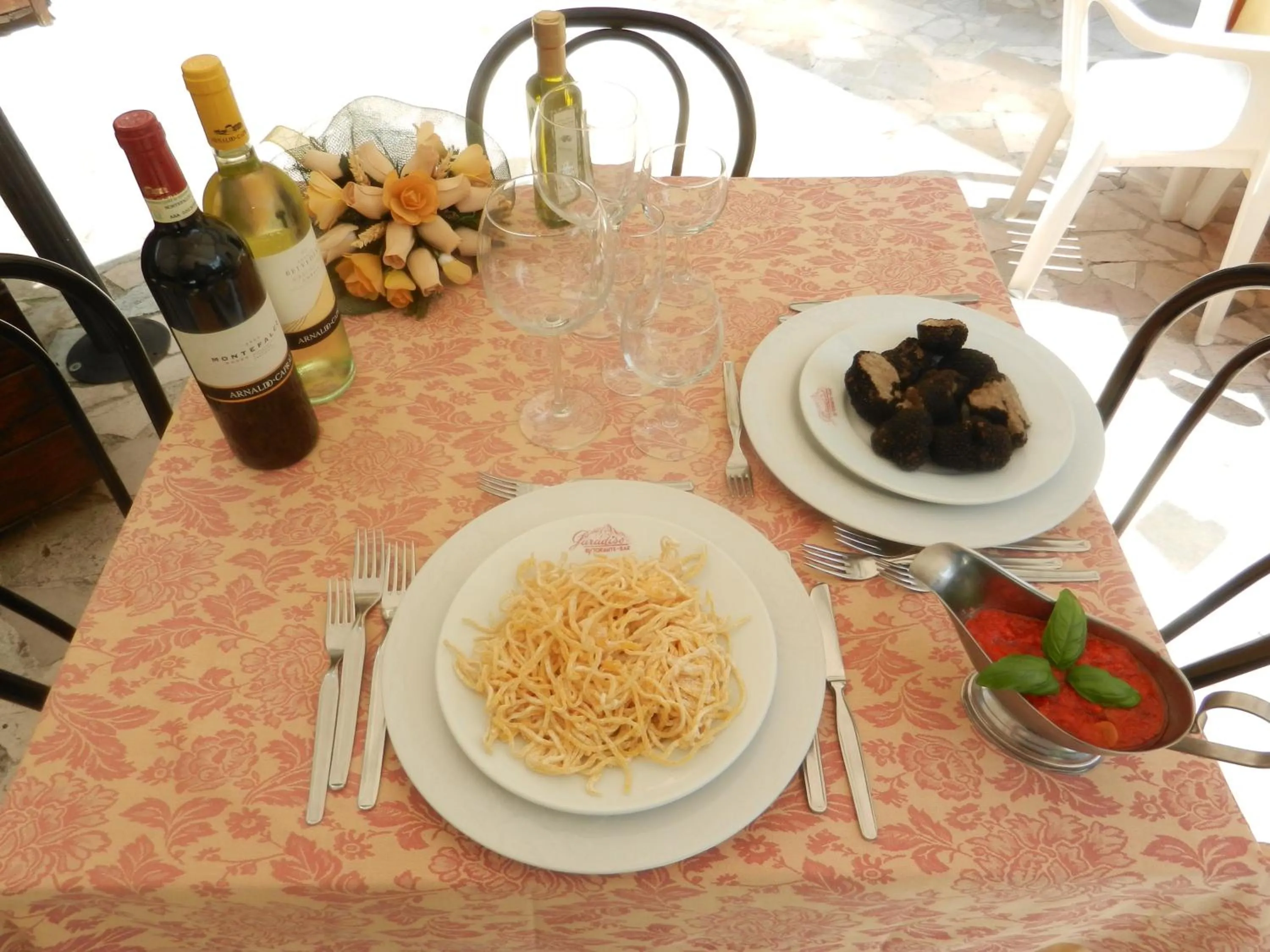 Food in Hotel Paradiso