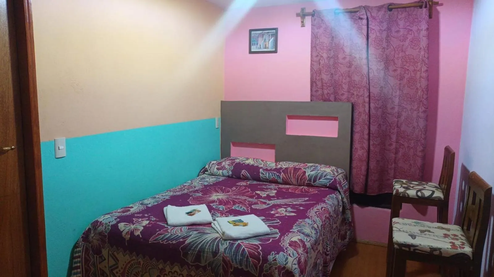 Bedroom, Bed in Hotel California