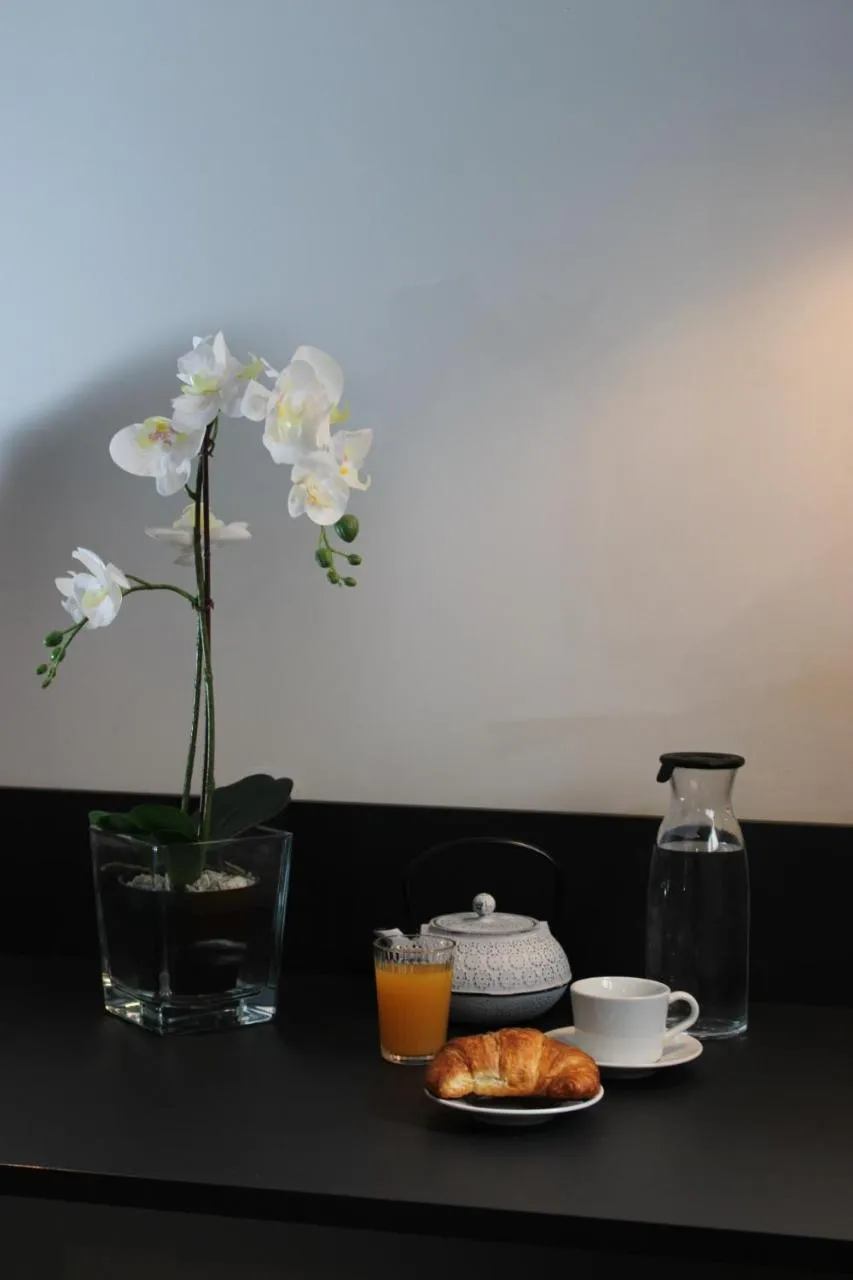 Victoria by Petit Chic