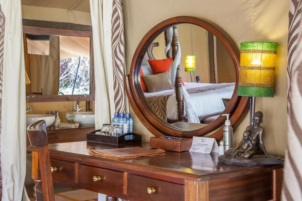 Decorative detail in Mara Ngenche Safari Camp - Maasai Mara National Reserve