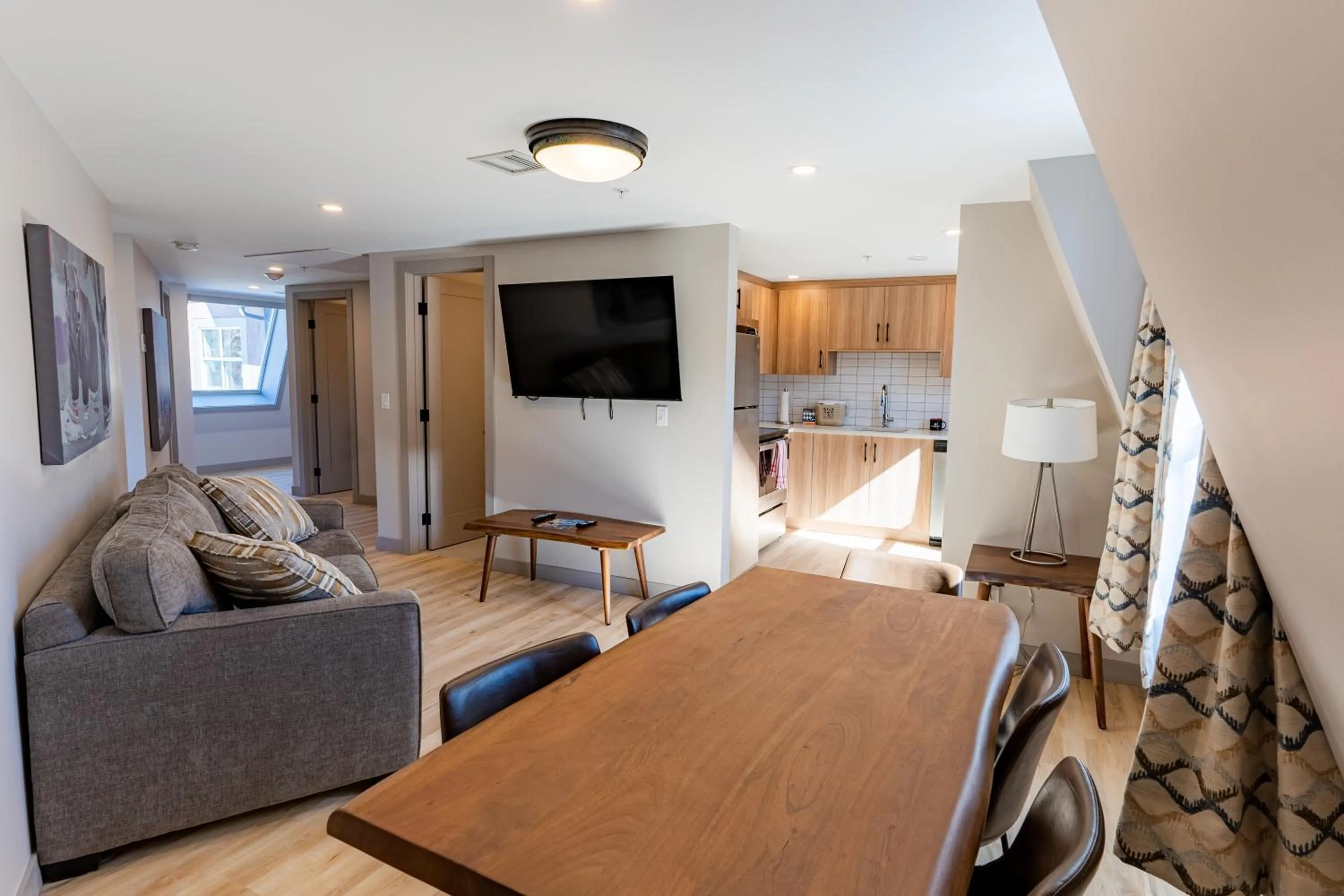 Communal lounge/ TV room in Basecamp Suites Banff