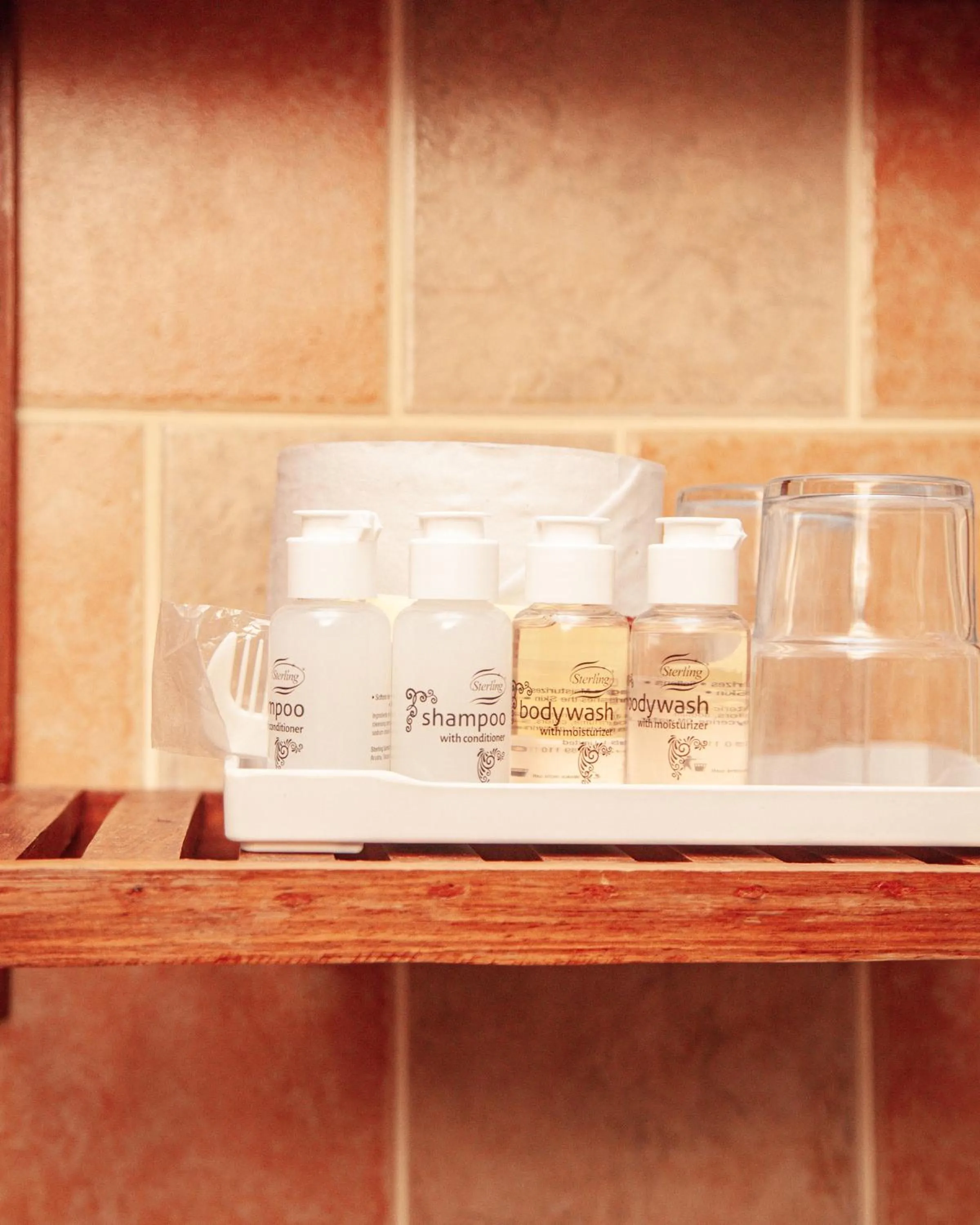 Shower in The Amariah Hotel & Apartments Mikocheni