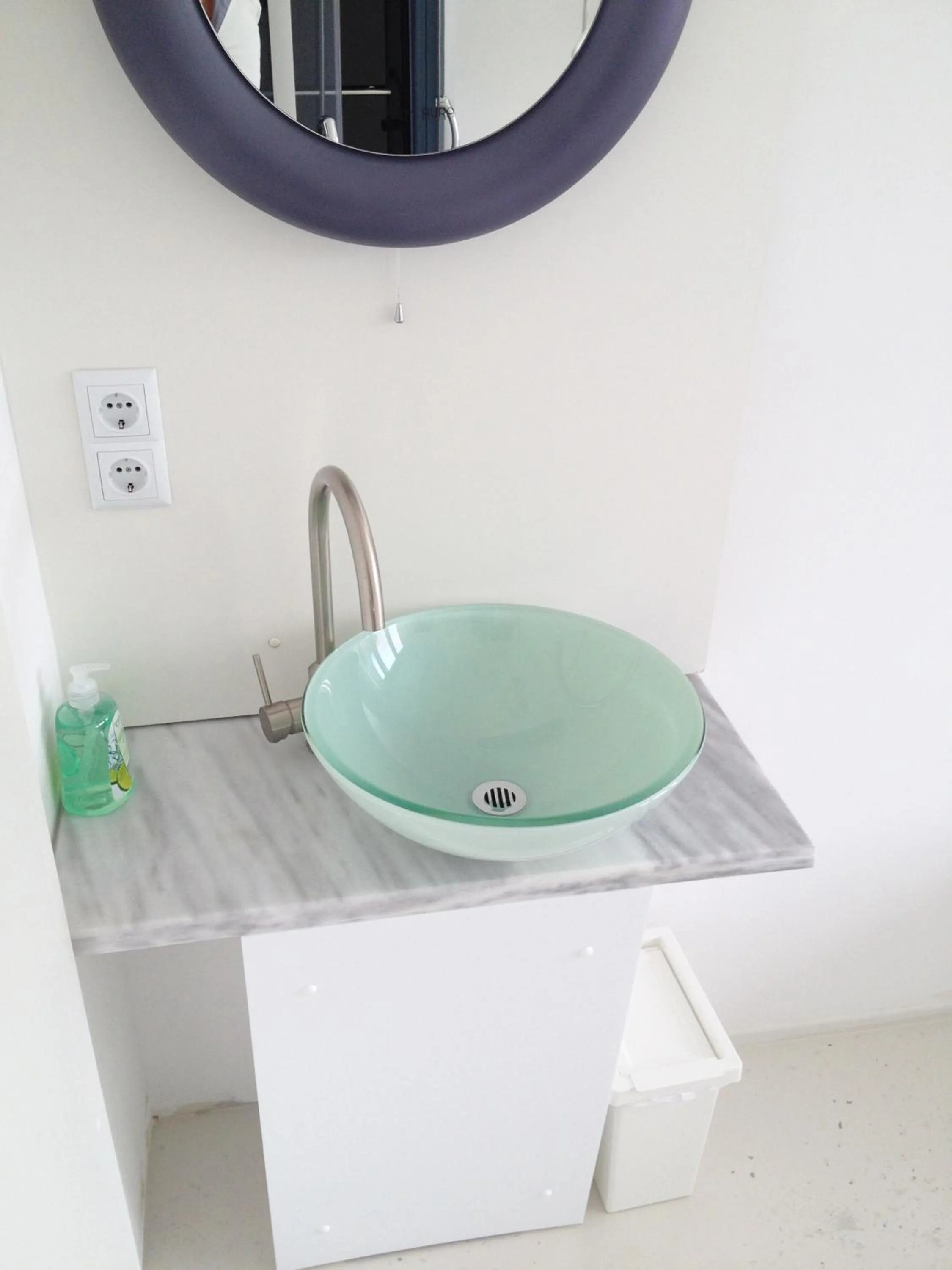 Toilet in Business Hostel Wiesbaden ONE