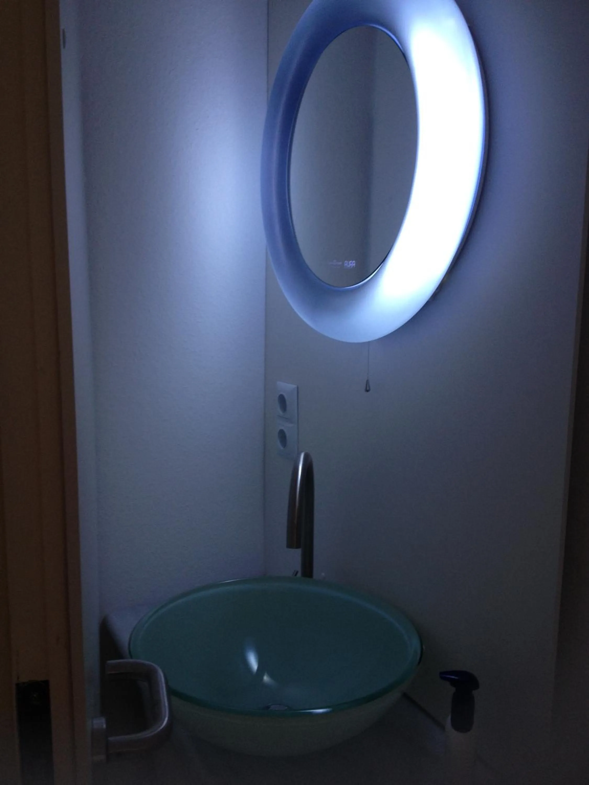 Toilet in Business Hostel Wiesbaden ONE