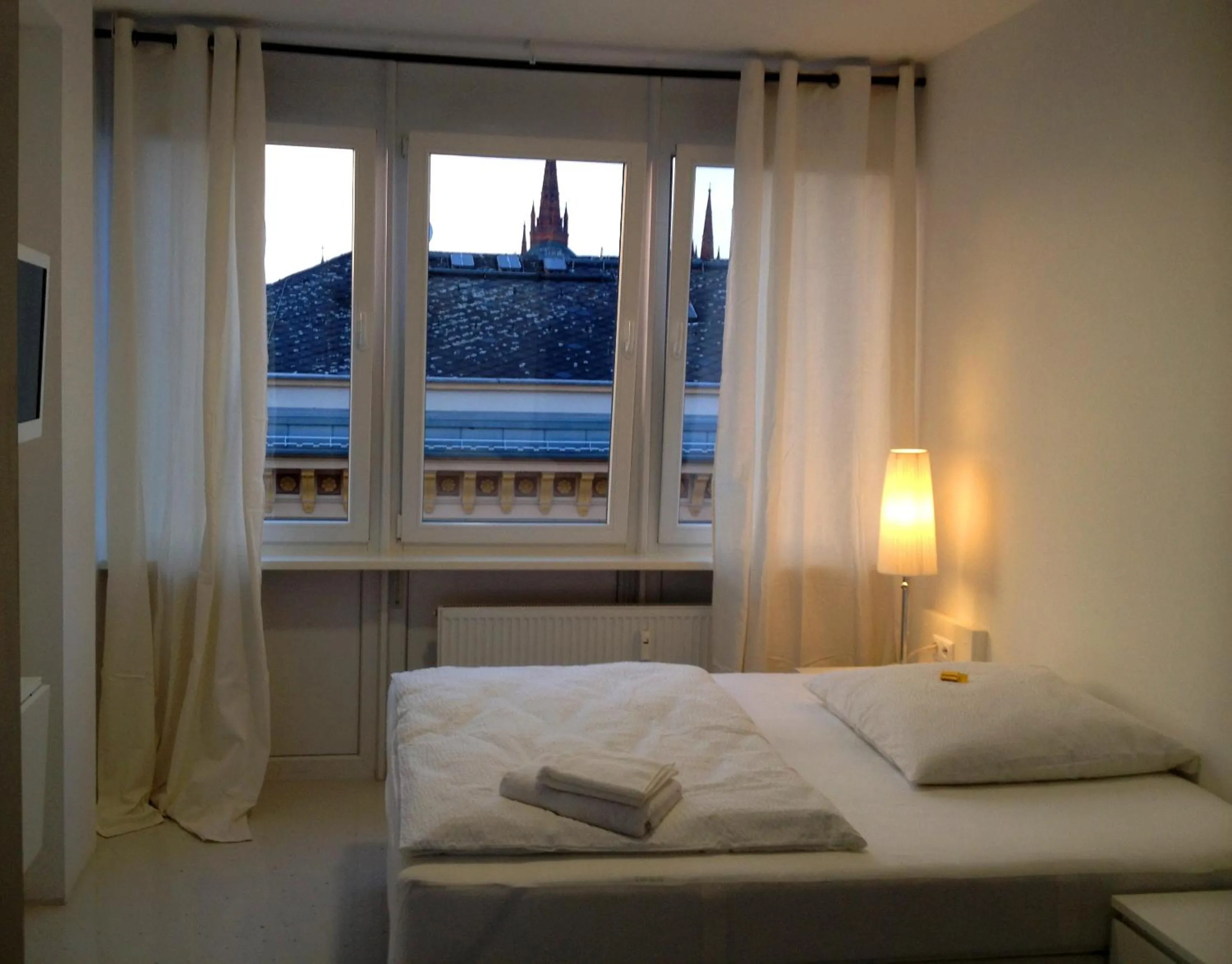 Bedroom, Bed in Business Hostel Wiesbaden ONE