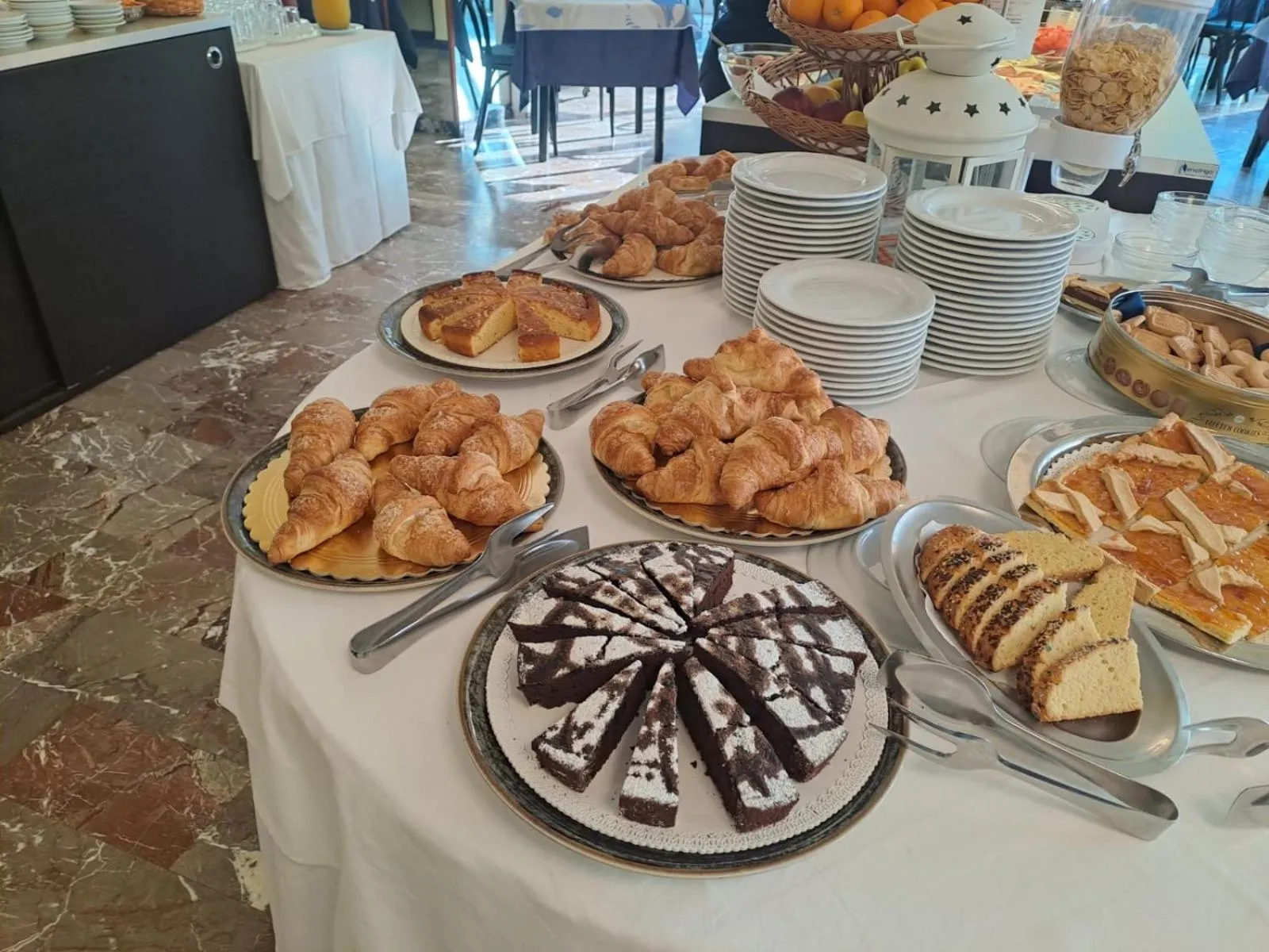 Food and drinks in Hotel Imperiale