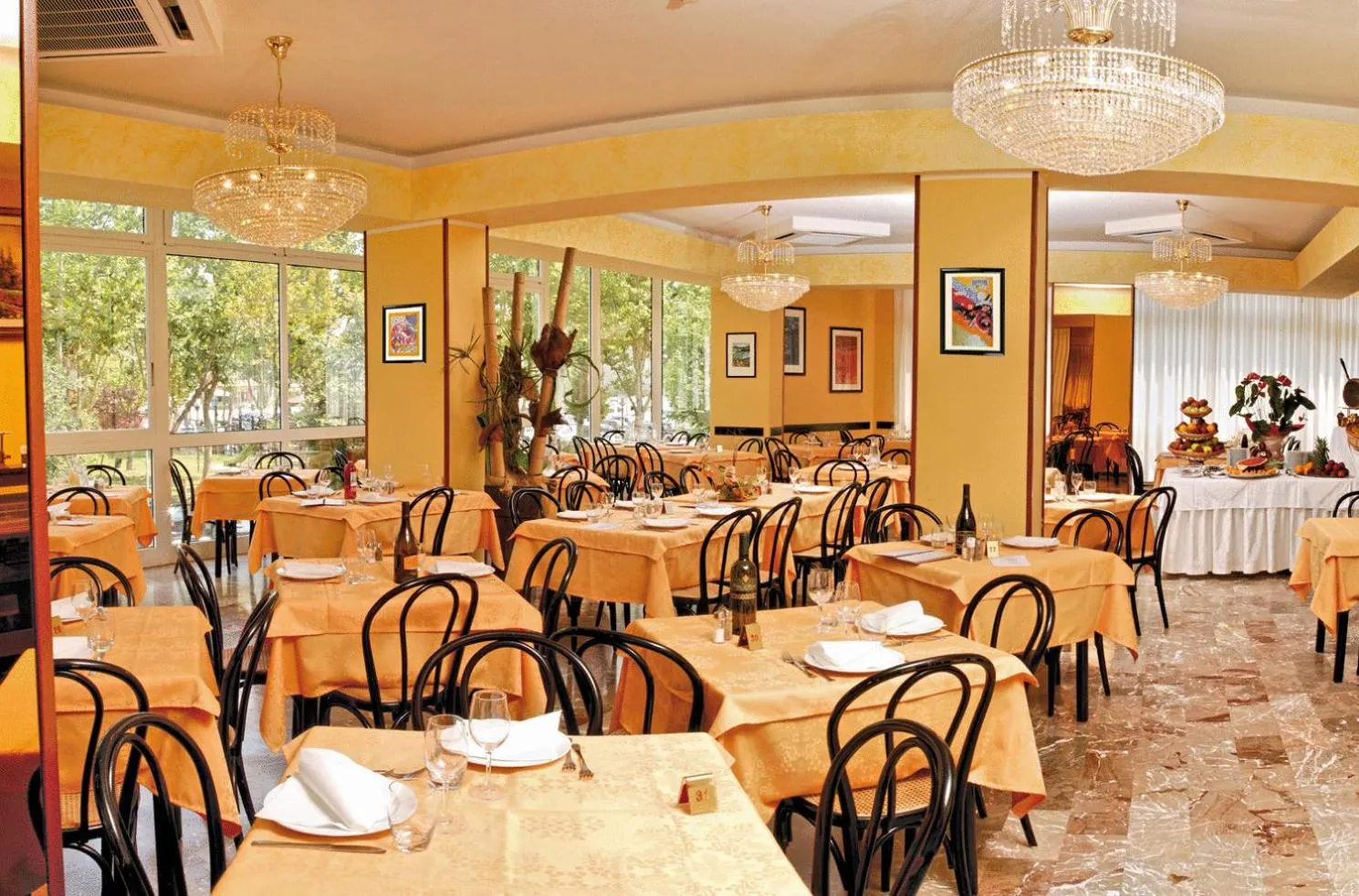 Restaurant/places to eat in Hotel Imperiale