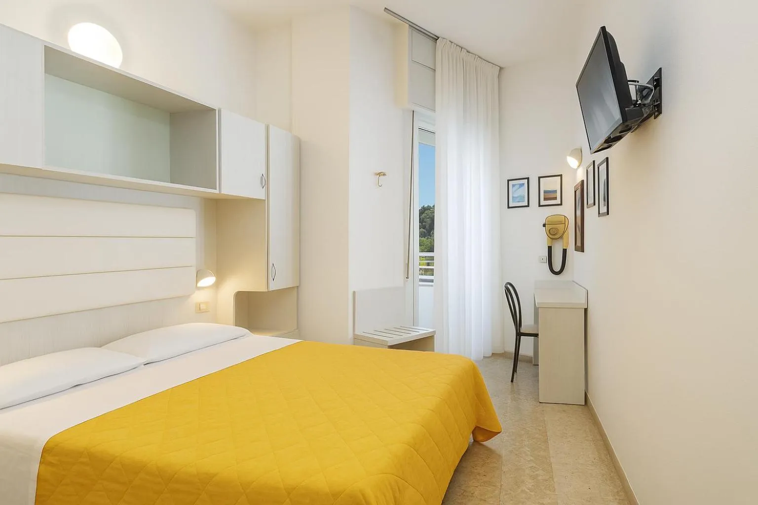 Bed in Hotel Imperiale