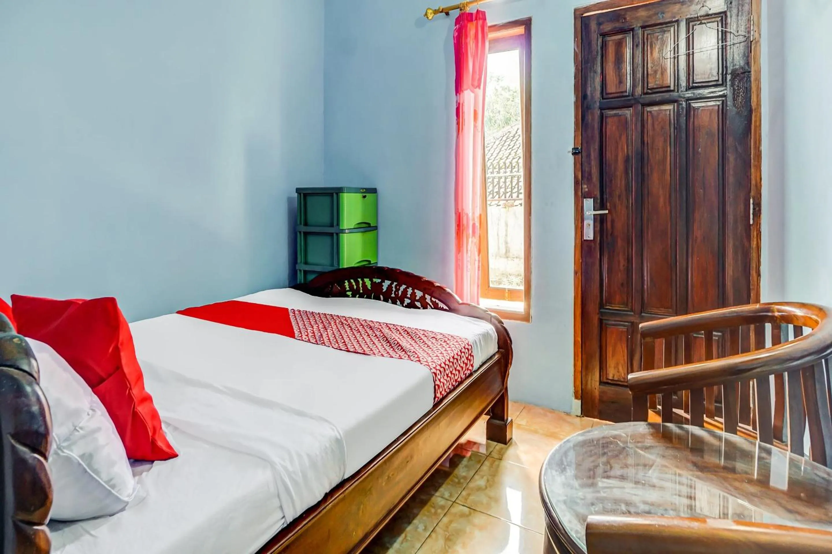 Bedroom, Bed in OYO Life 90879 Ara Predator Funpark