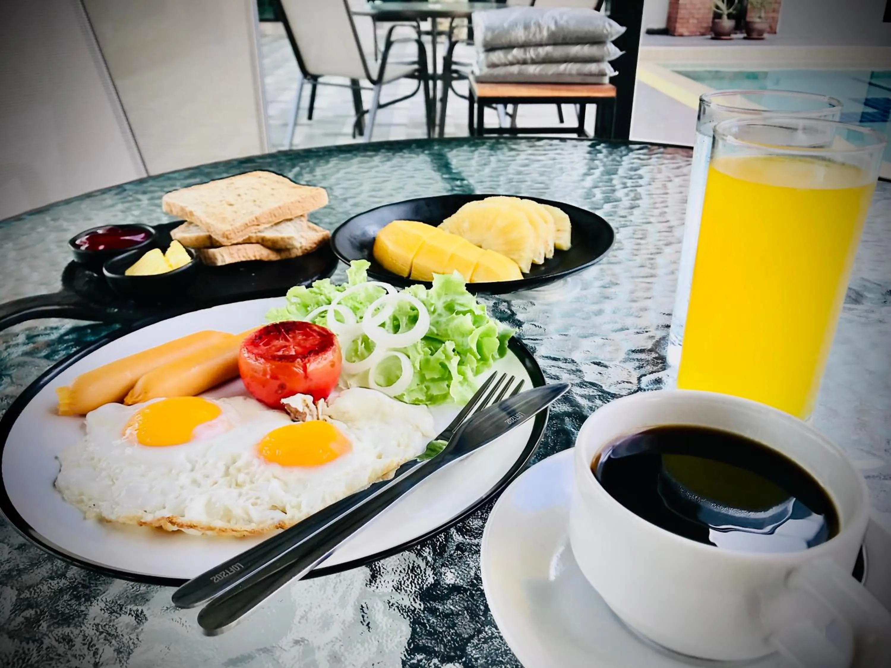 Food and drinks in Loft 202 Hotel