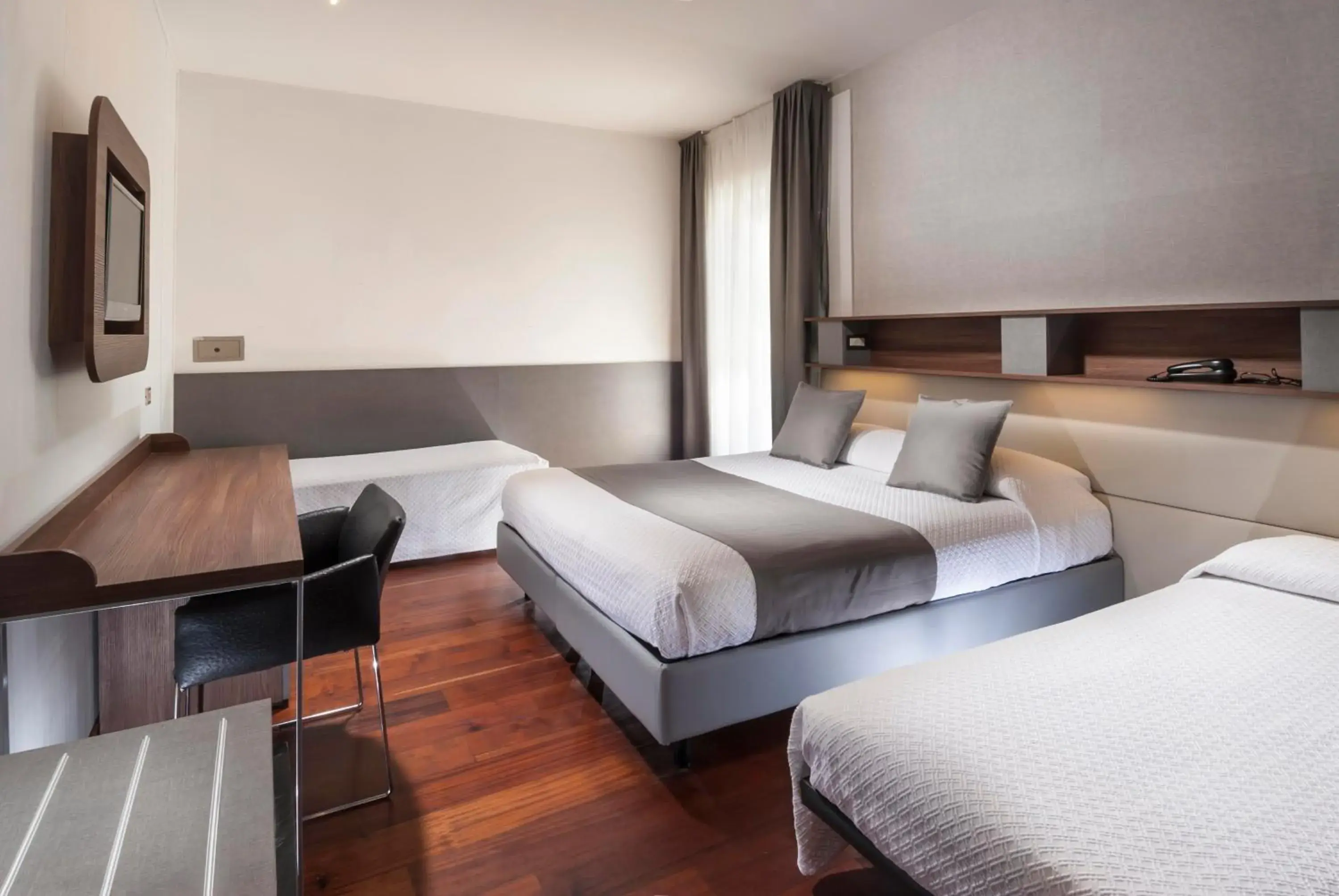 Quadruple Room in Waldorf Palace Hotel Quadruple Room in Waldorf Palace Hotel