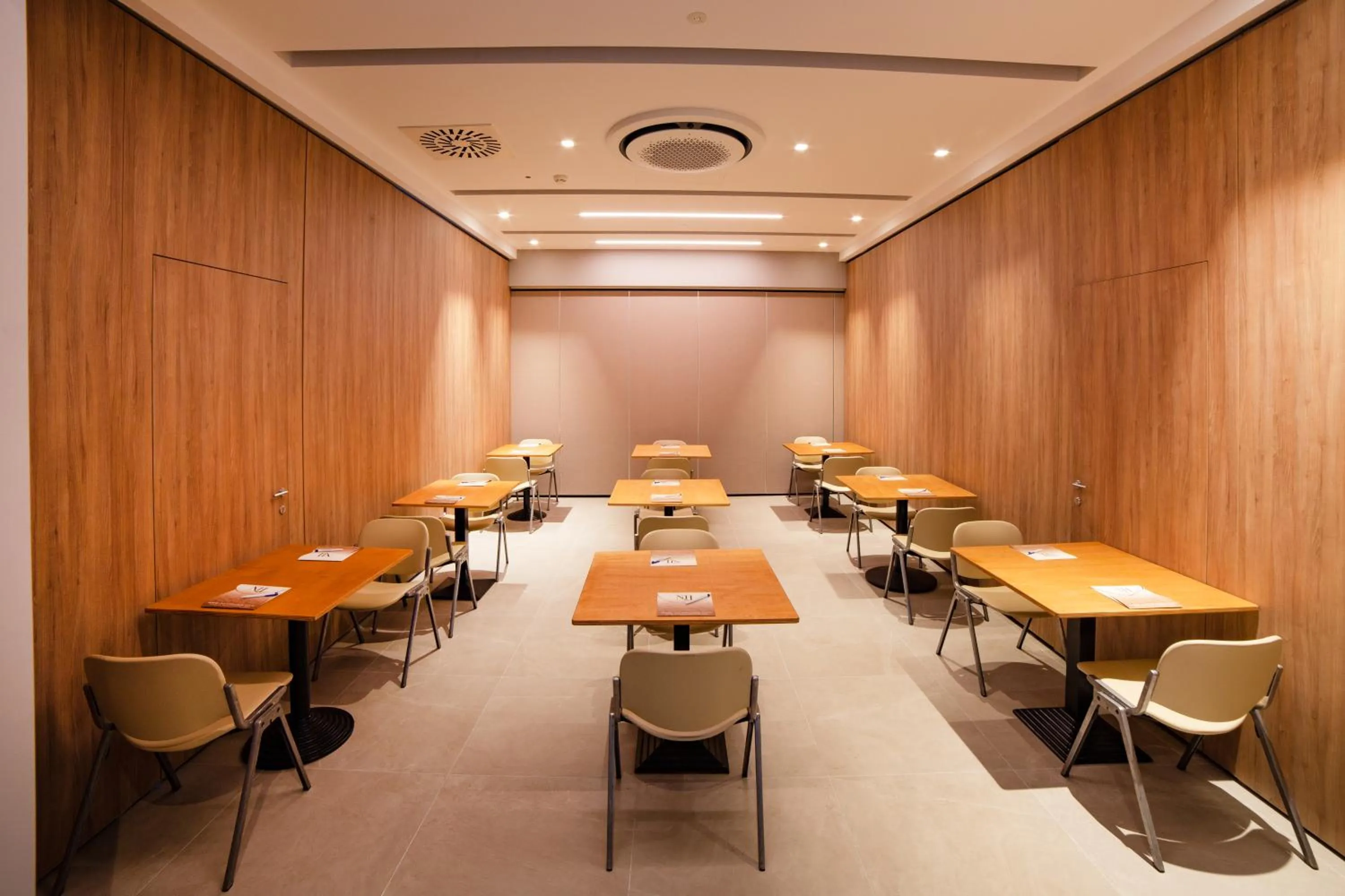 Meeting/conference room in Waldorf Palace Hotel