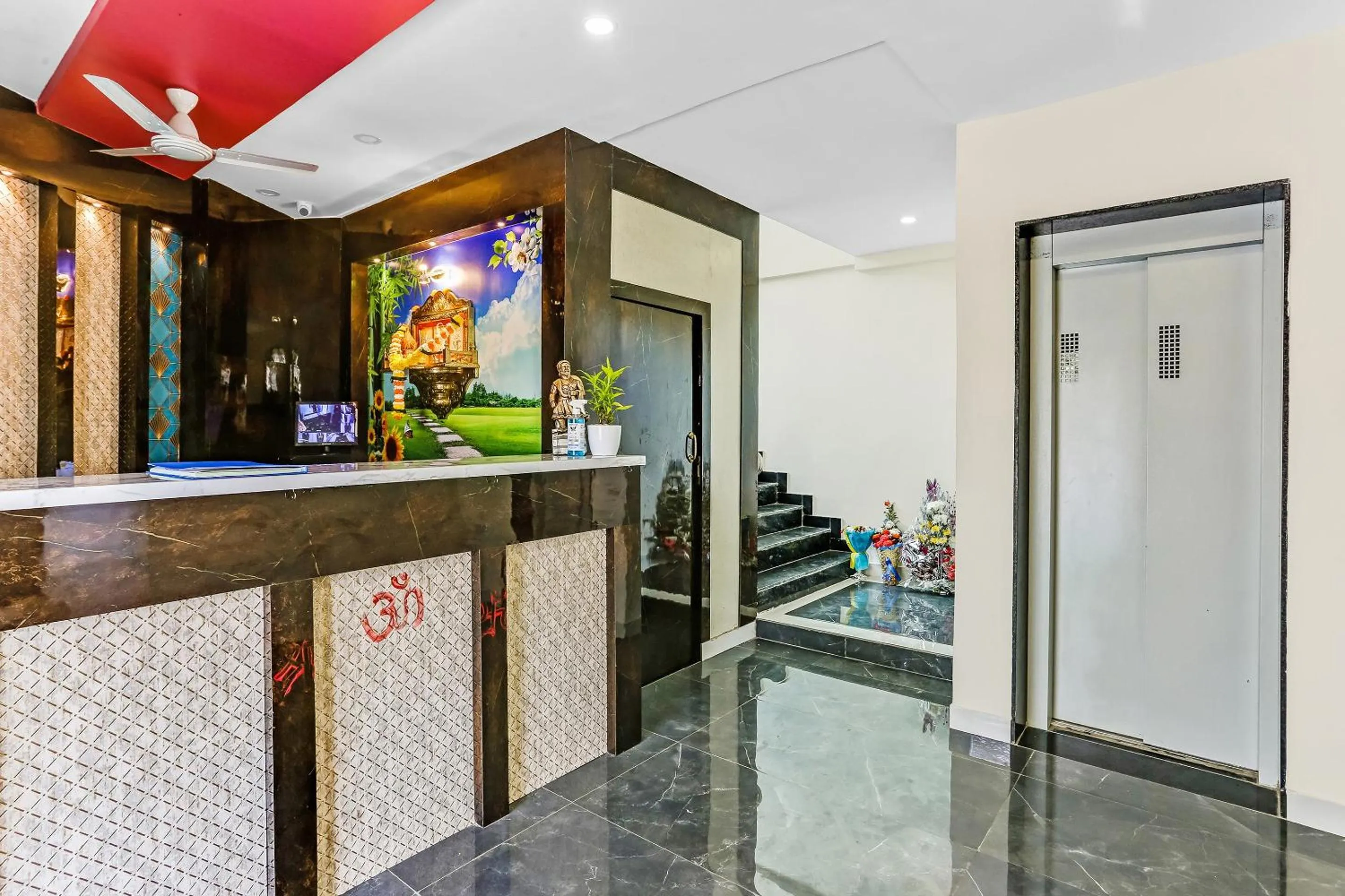 Lobby or reception in Capital O Geeta Palace