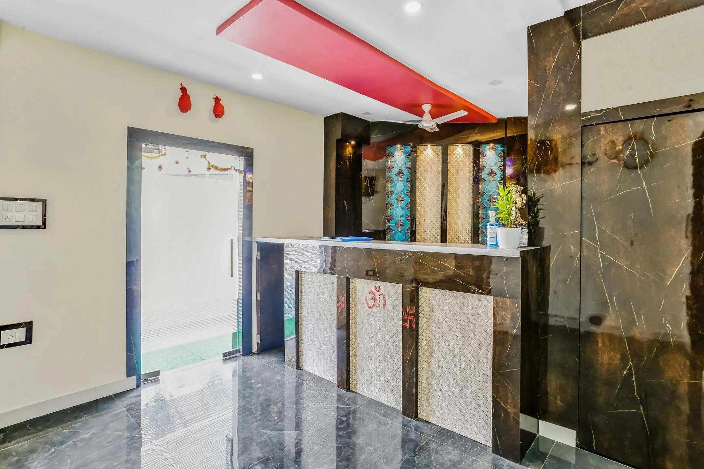 Lobby or reception in Capital O Geeta Palace