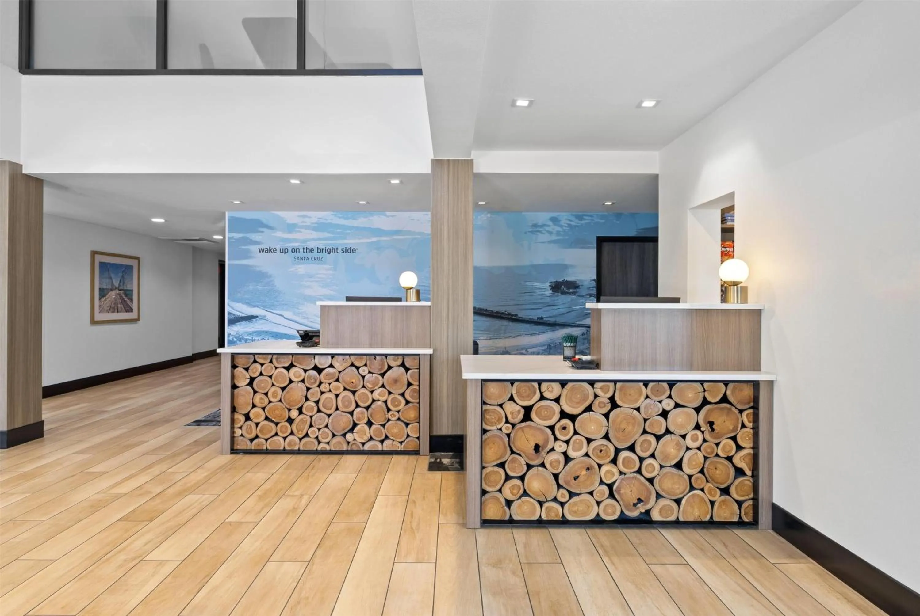 Lobby or reception in La Quinta Inn & Suites by Wyndham Santa Cruz