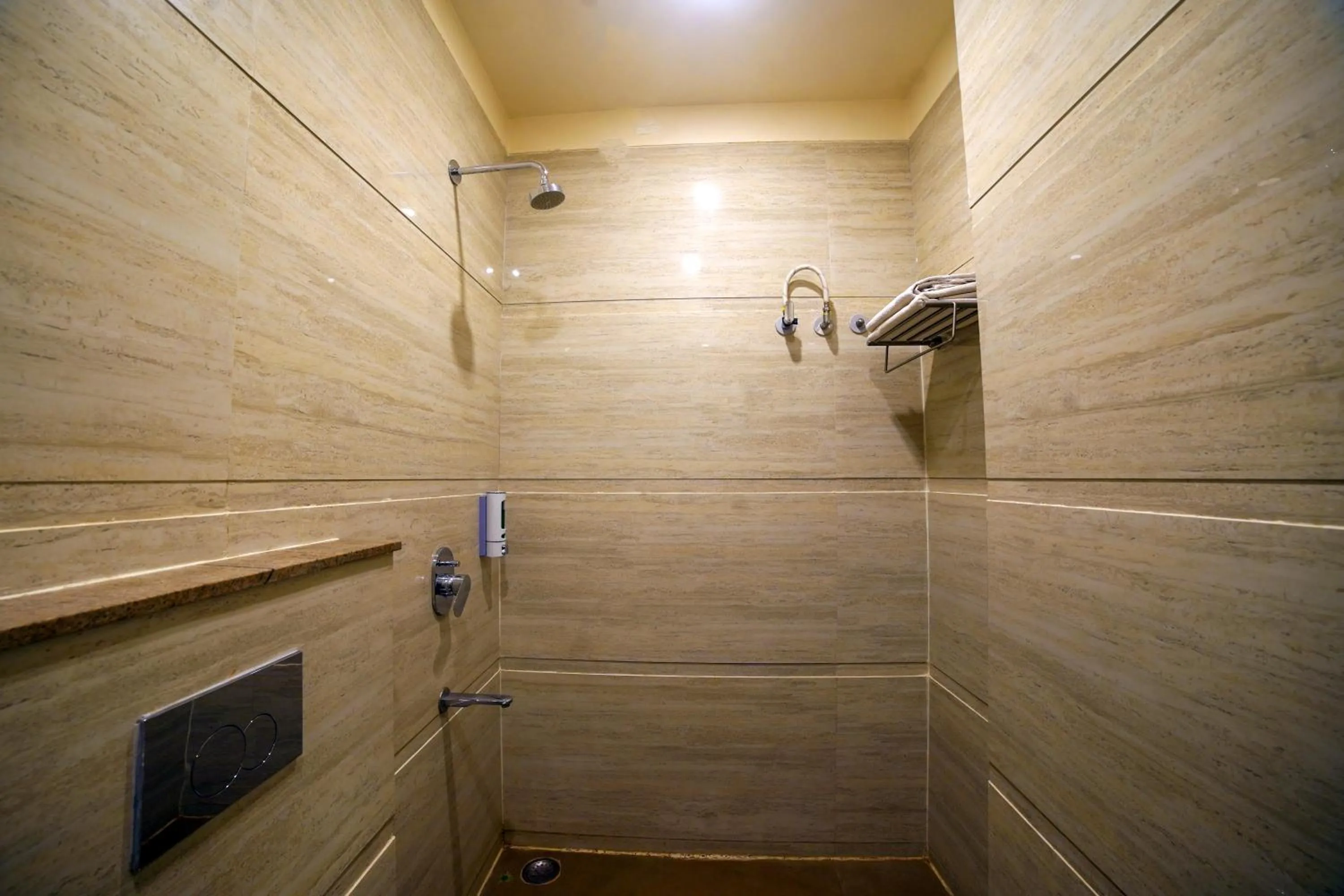 Bathroom in Hotel Centre Park Bhopal