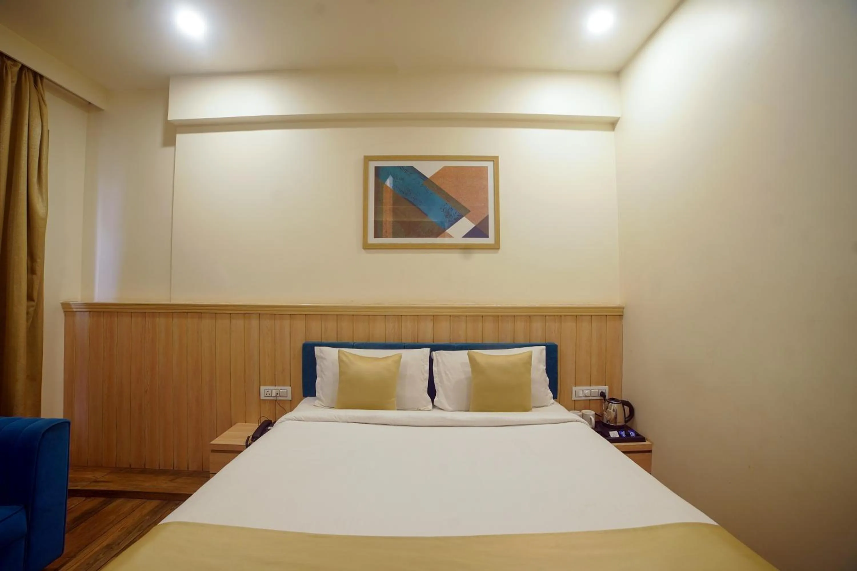 Photo of the whole room in Hotel Centre Park Bhopal