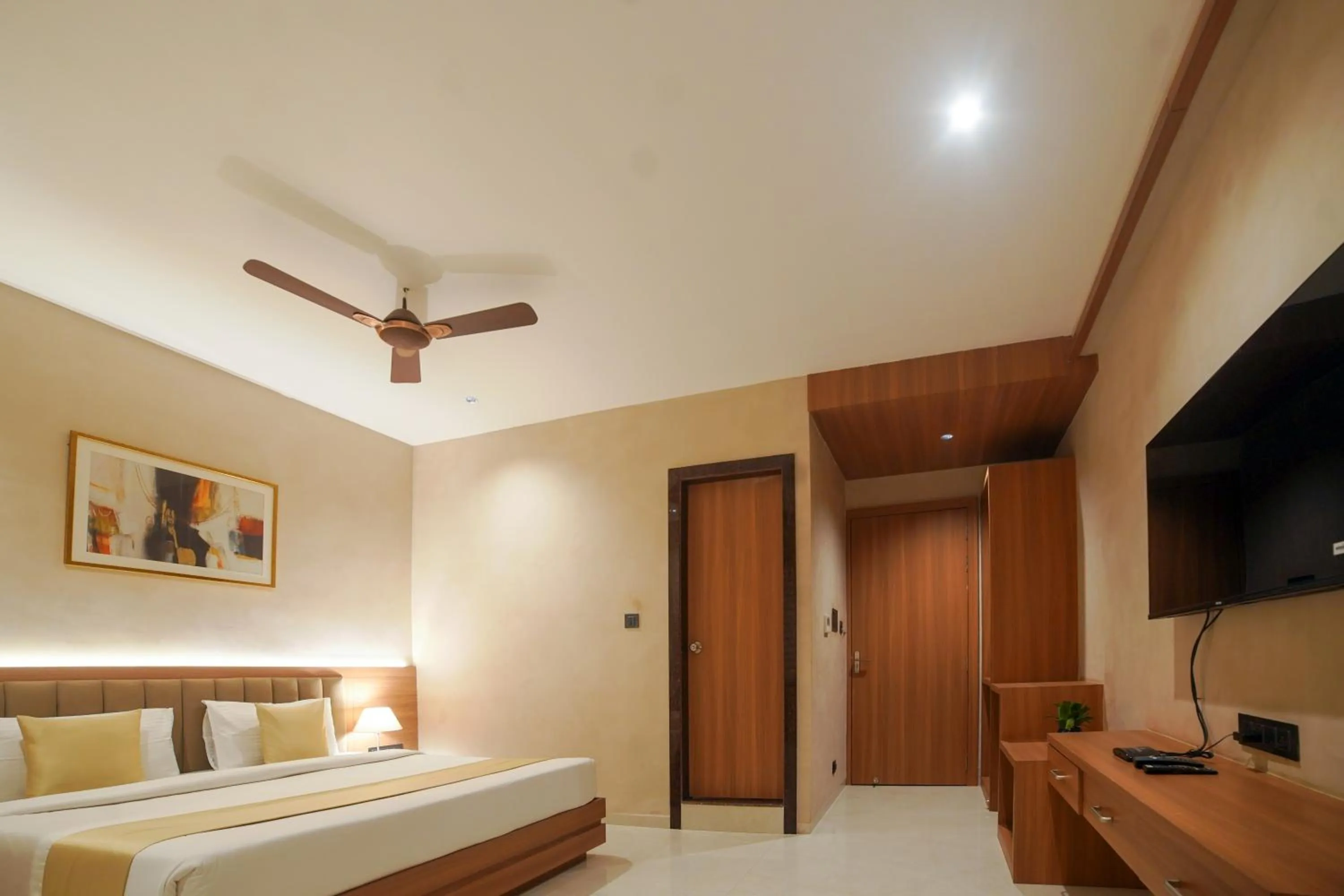 Photo of the whole room in Hotel Centre Park Bhopal