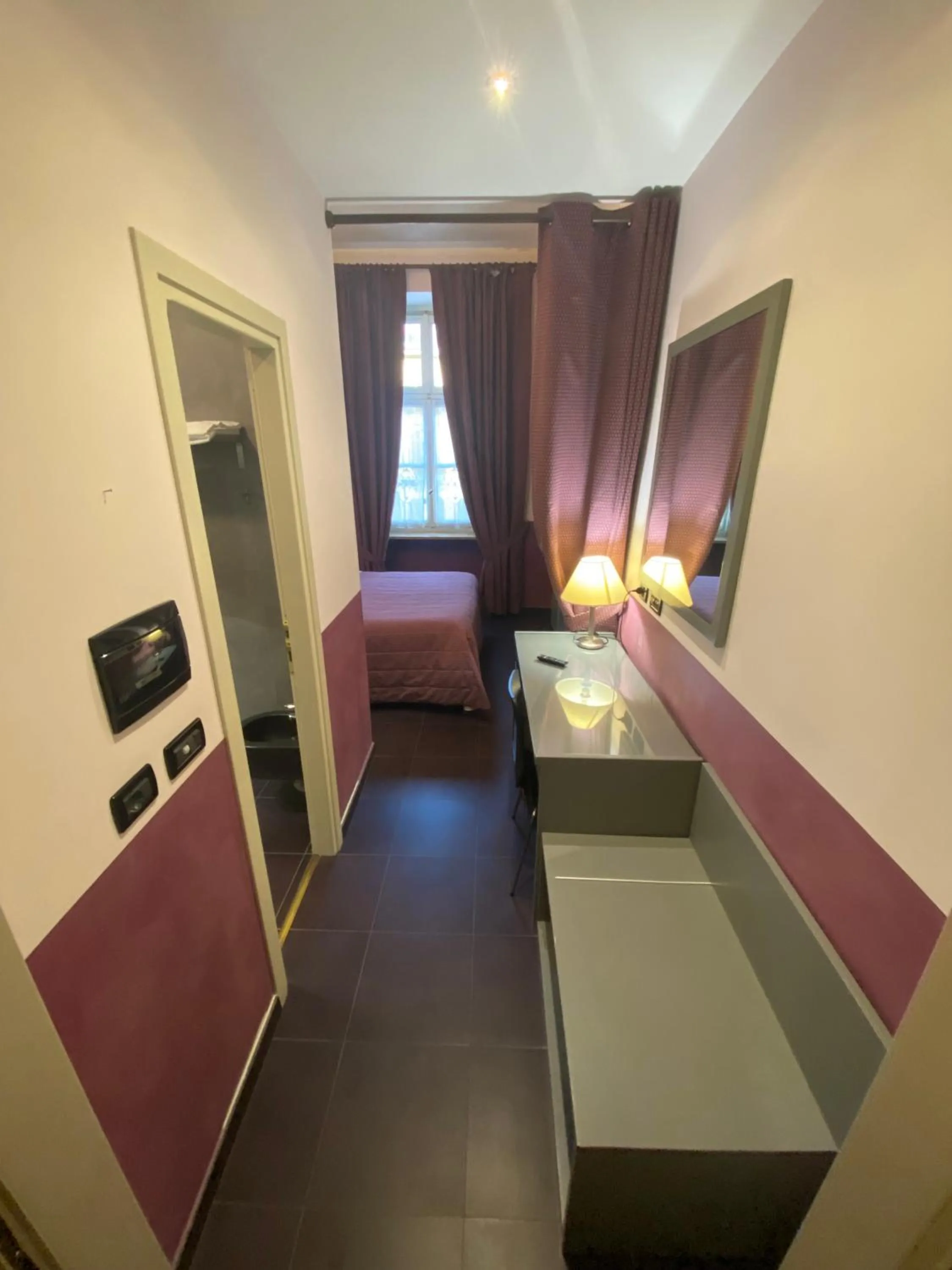 Photo of the whole room, Bed in Artua'&Solferino