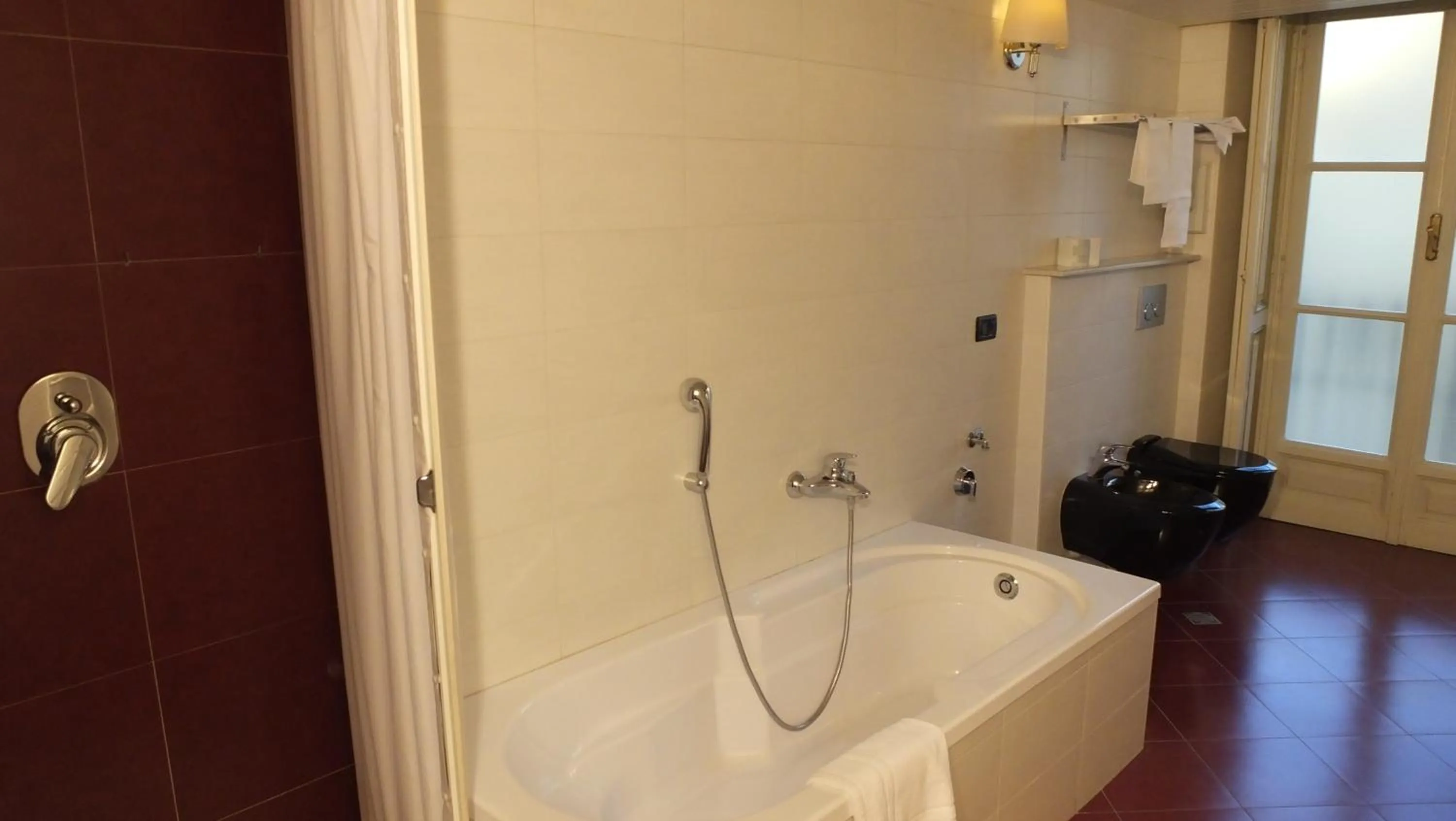 Bathroom in Artua'&Solferino