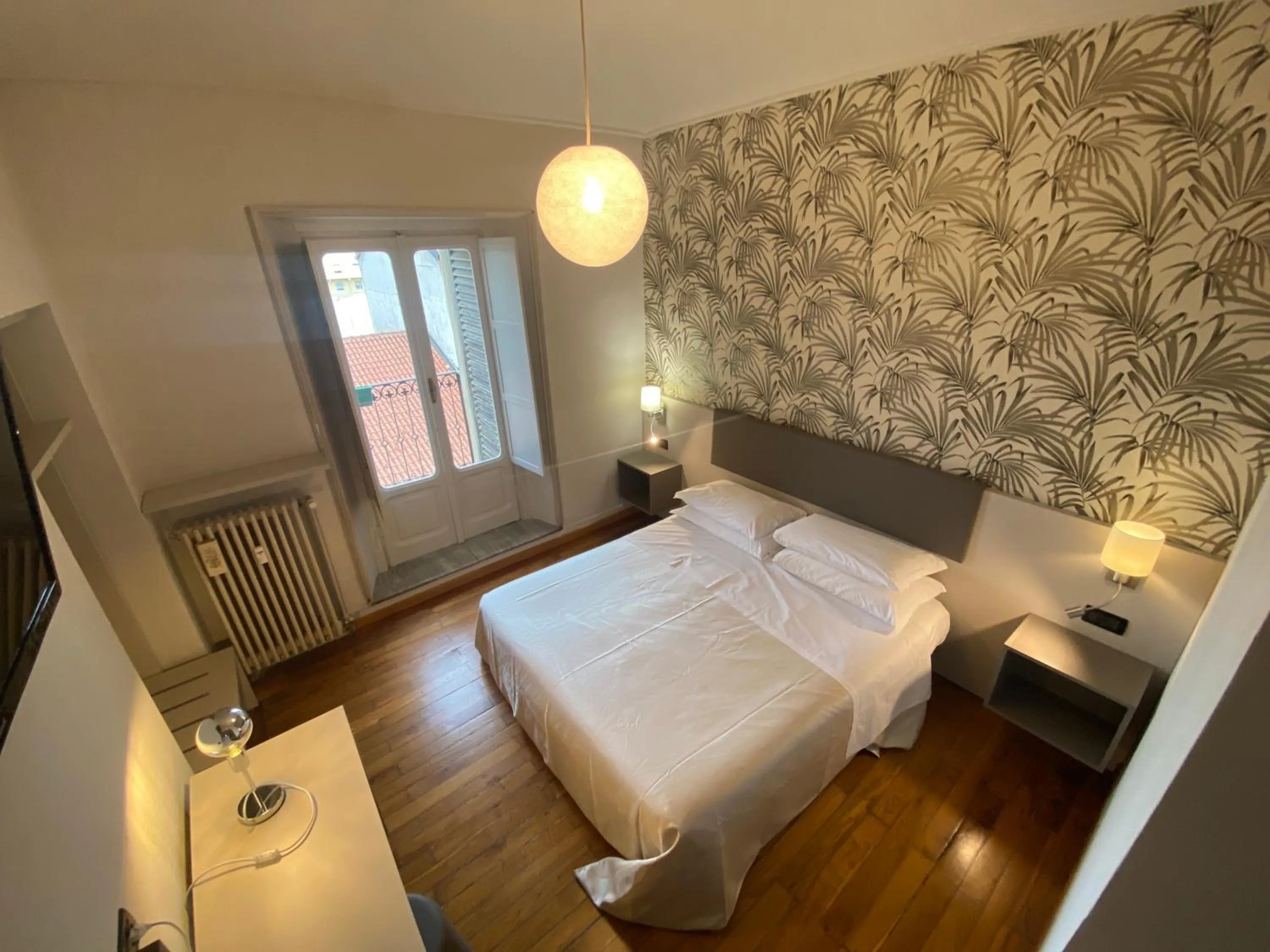 Bedroom, Bed in Artua'&Solferino