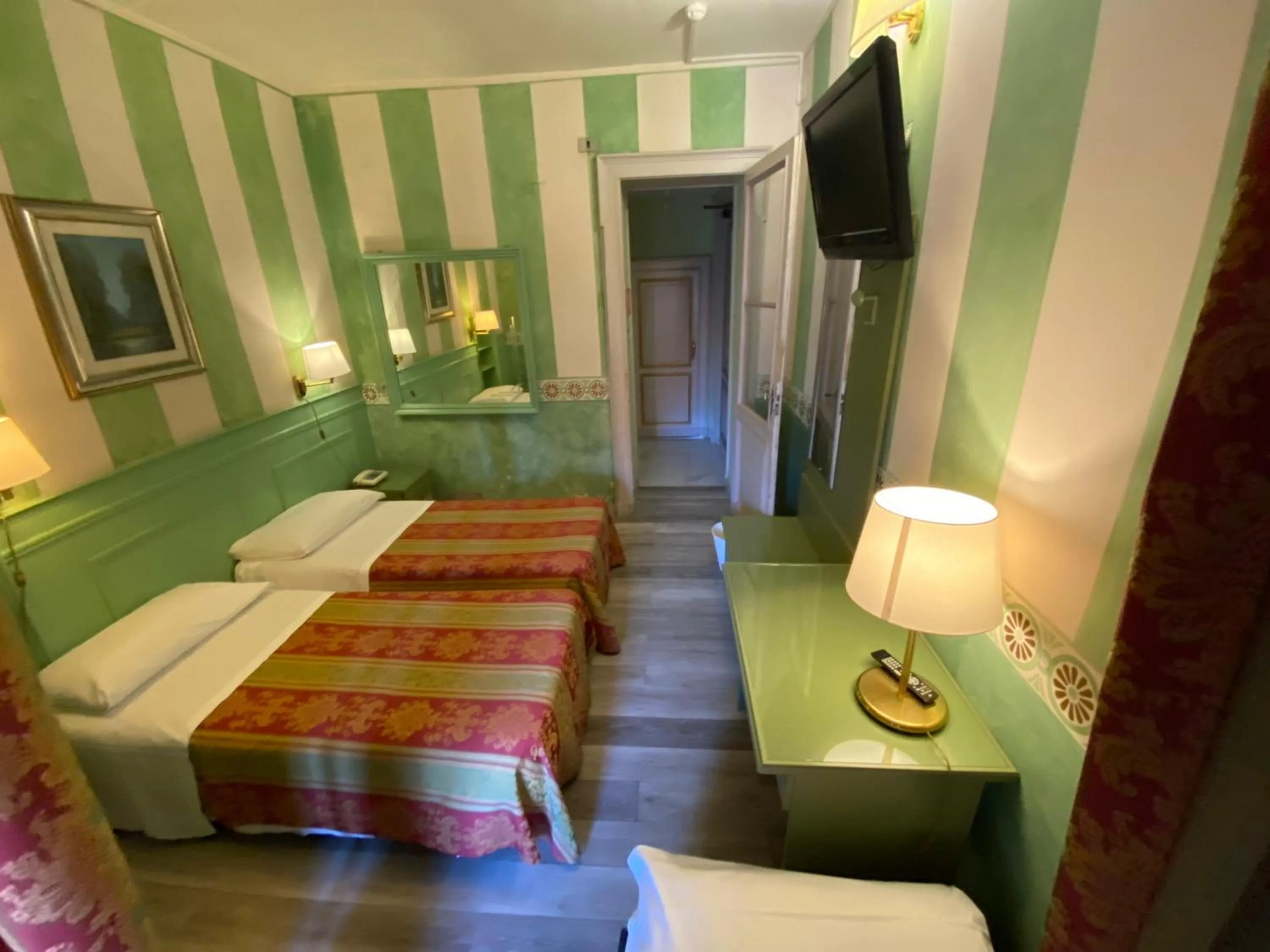 Bedroom, Bed in Artua'&Solferino