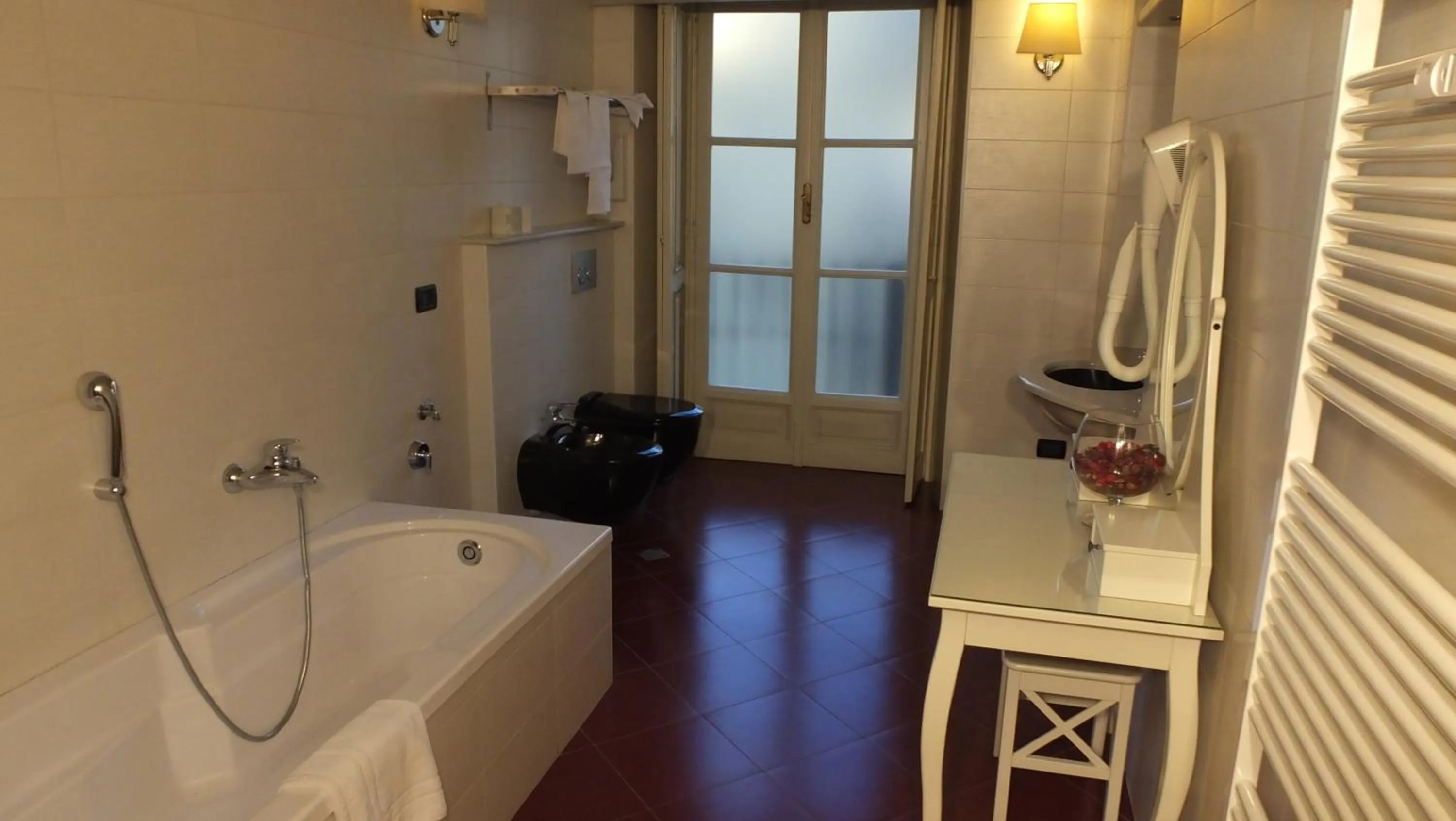 Bathroom in Artua'&Solferino