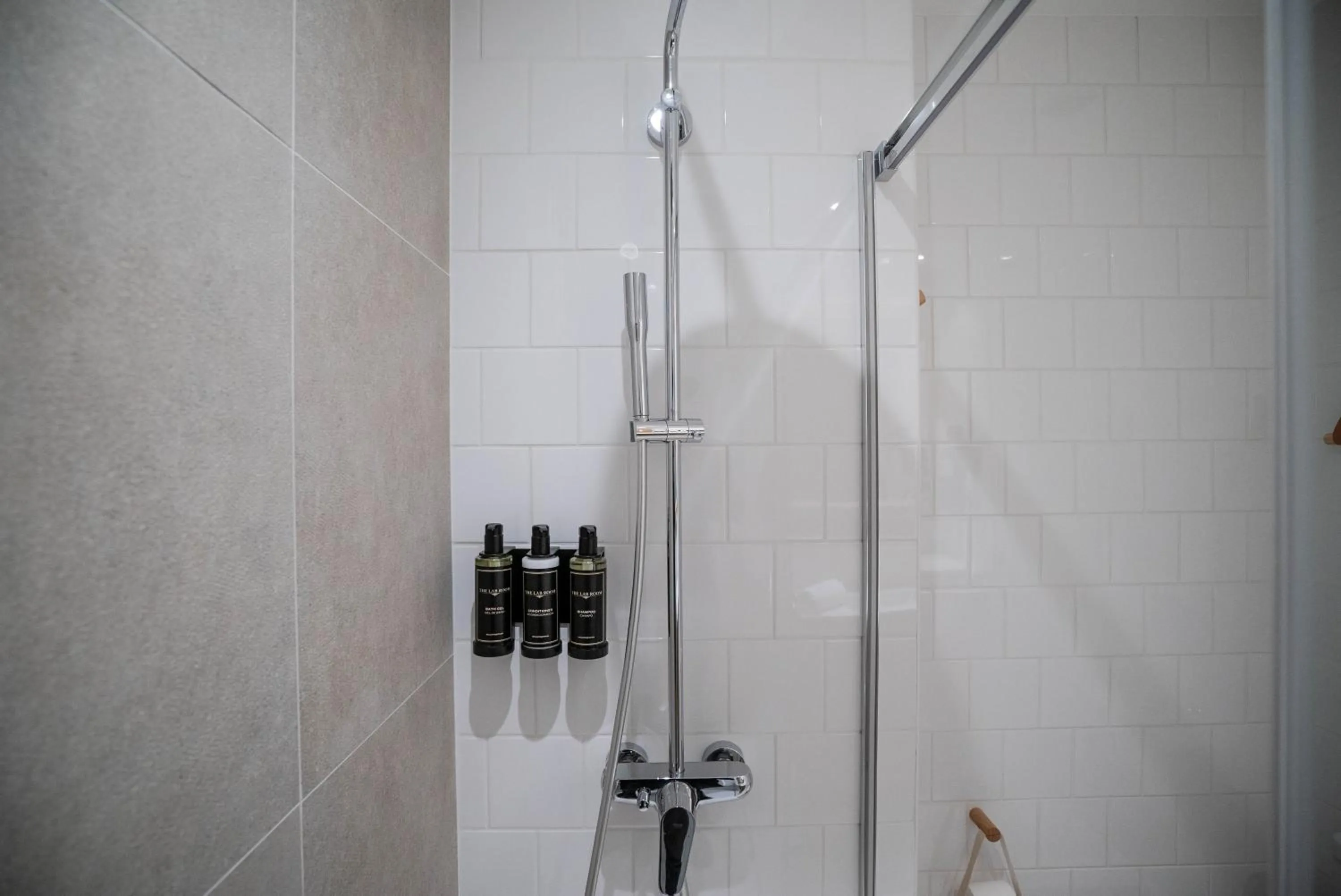 Shower in Smartr Madrid Gran Via Apartments