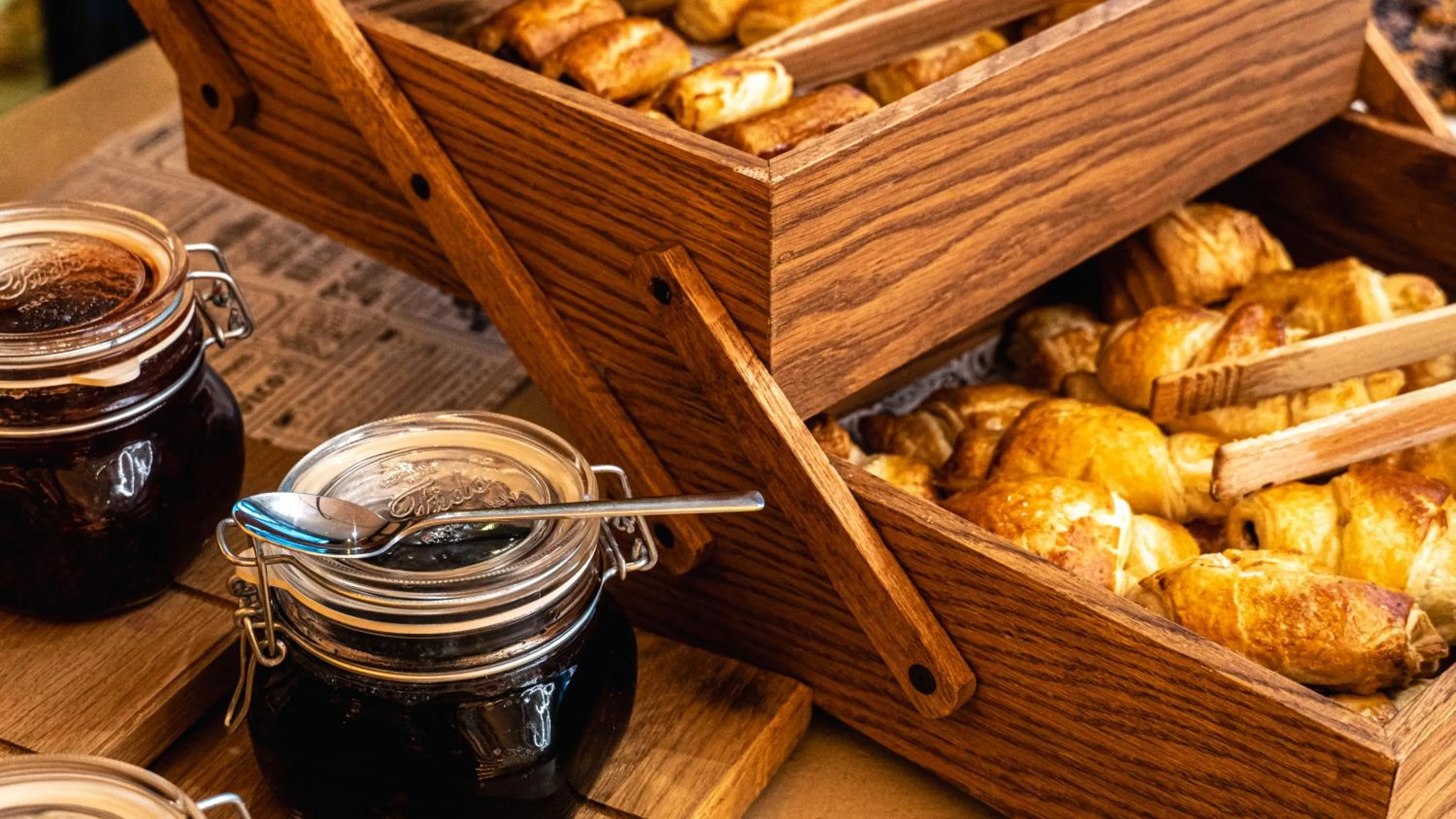 Restaurant/places to eat in Smartr Madrid Gran Via Apartments