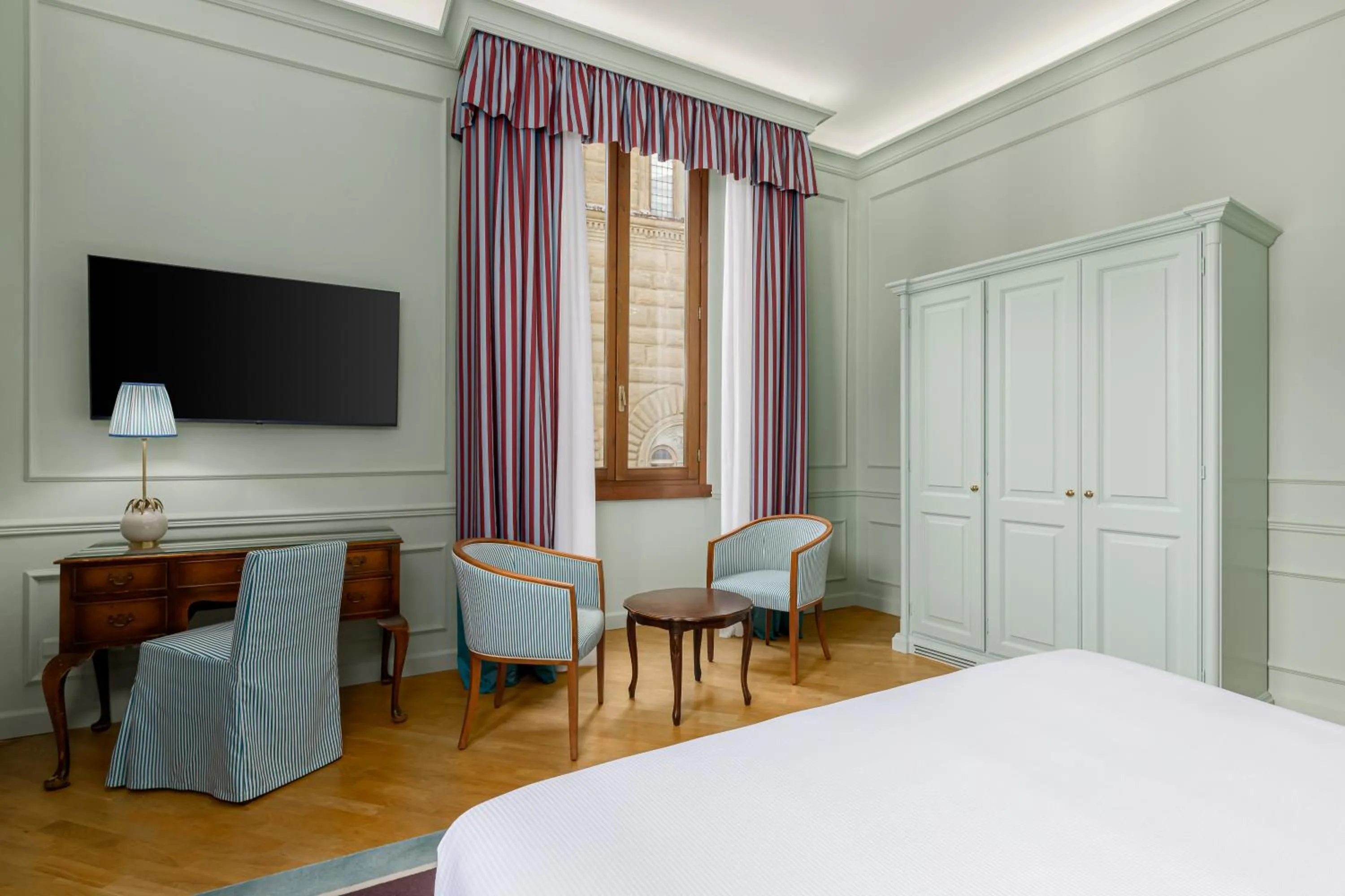 Bed in Room Mate Collection Isabella, Florence