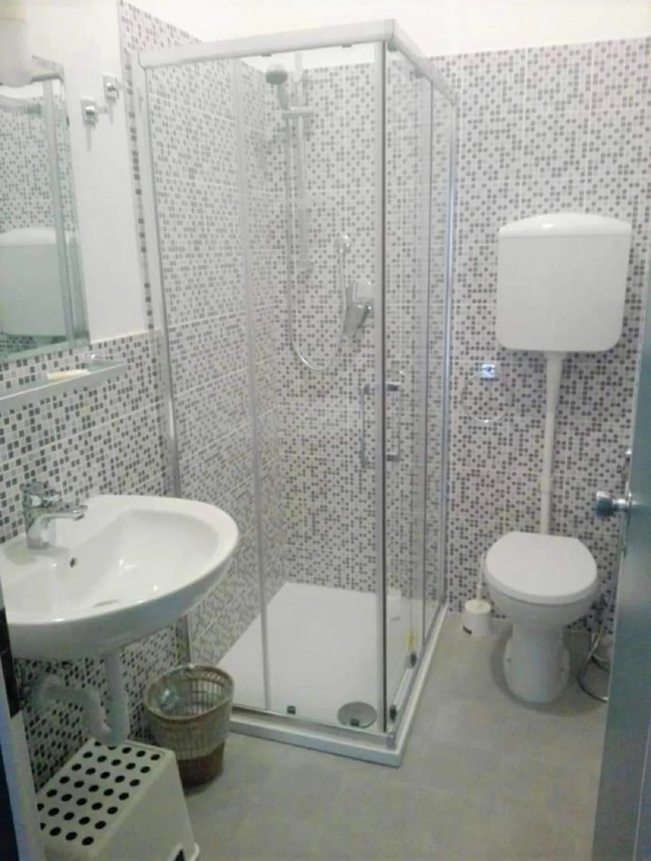 Shower in Hotel Enrica