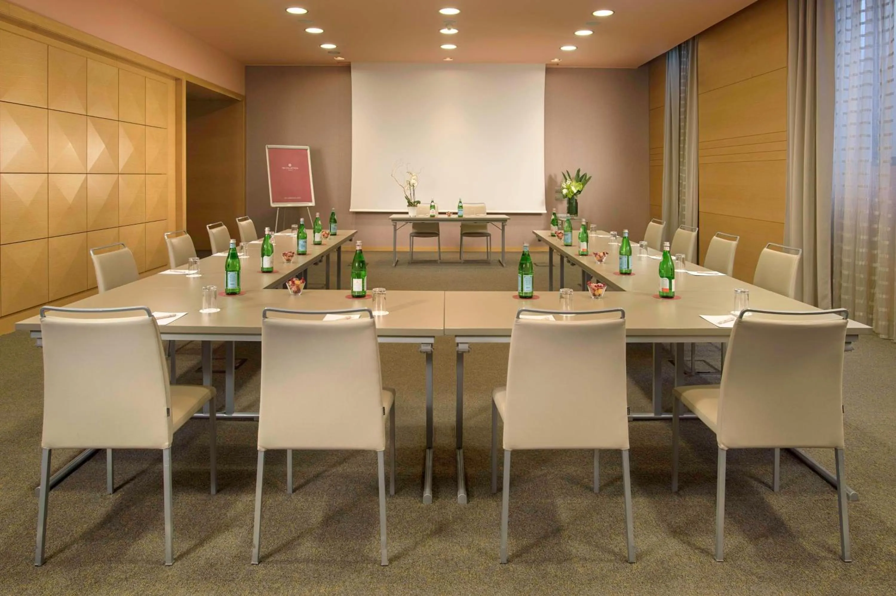 Meeting/conference room in NH Collection Milano Touring