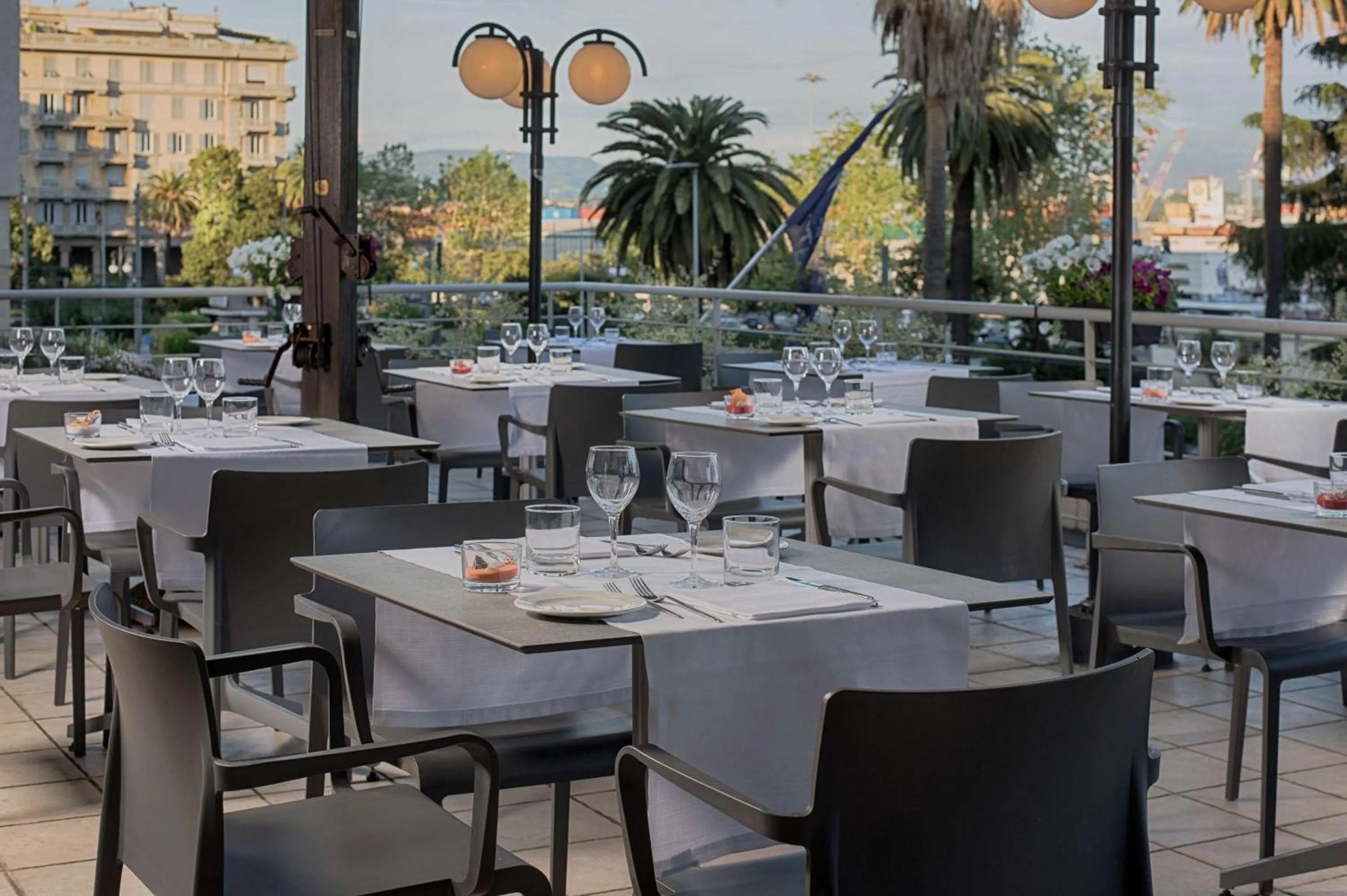 Restaurant/places to eat in NH La Spezia