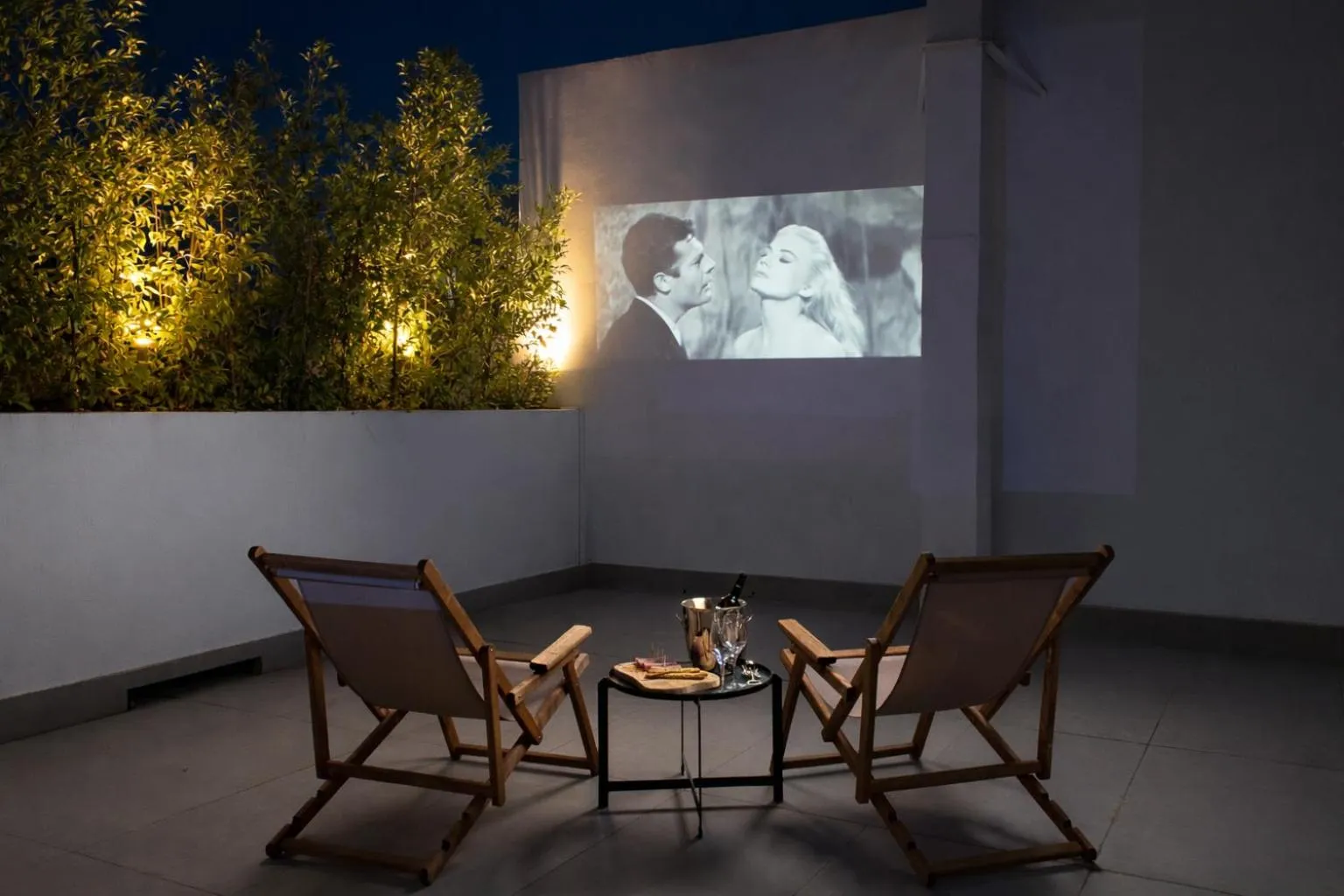 Night in Athens Flair