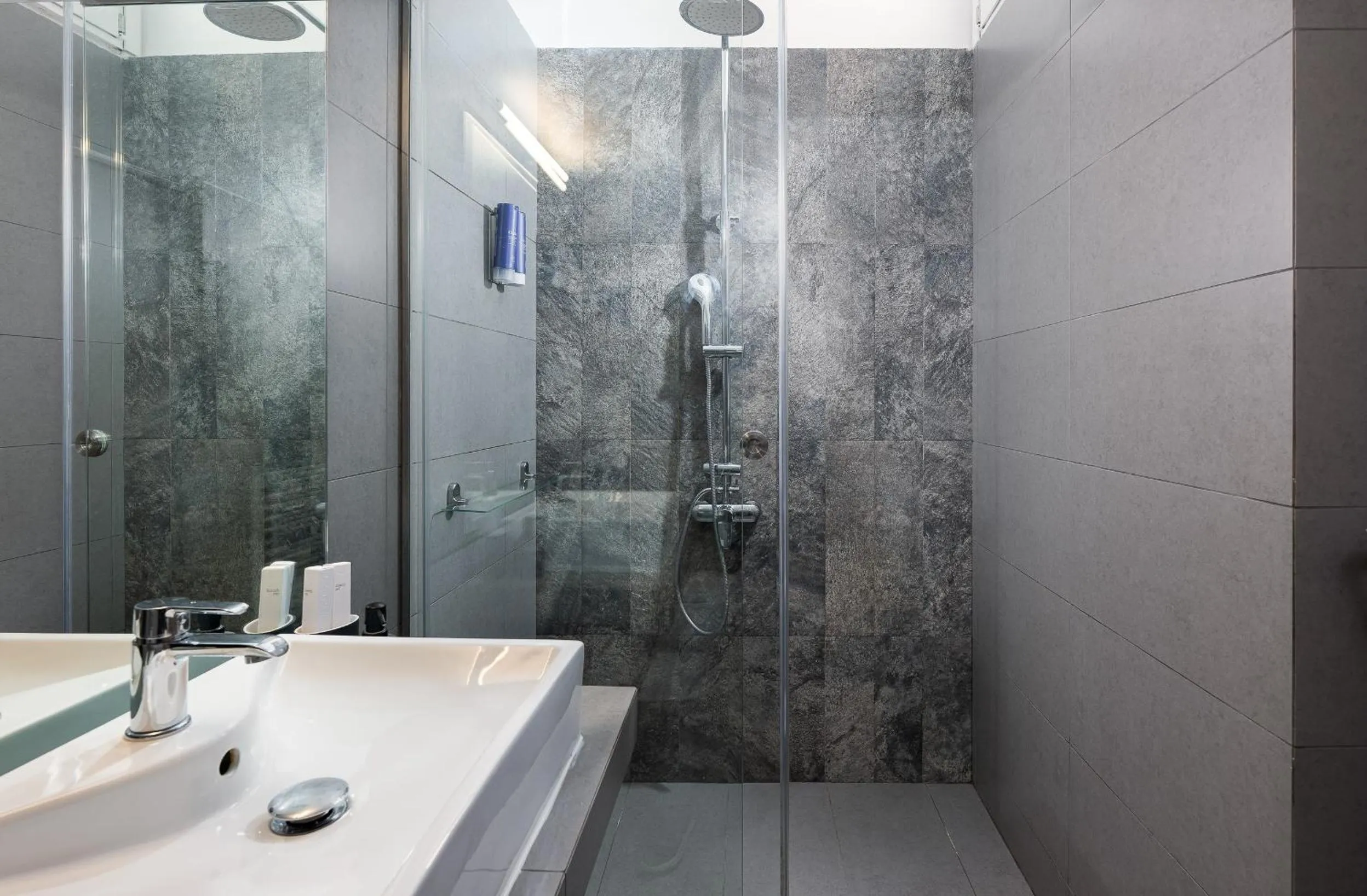 Bathroom in Athens Flair