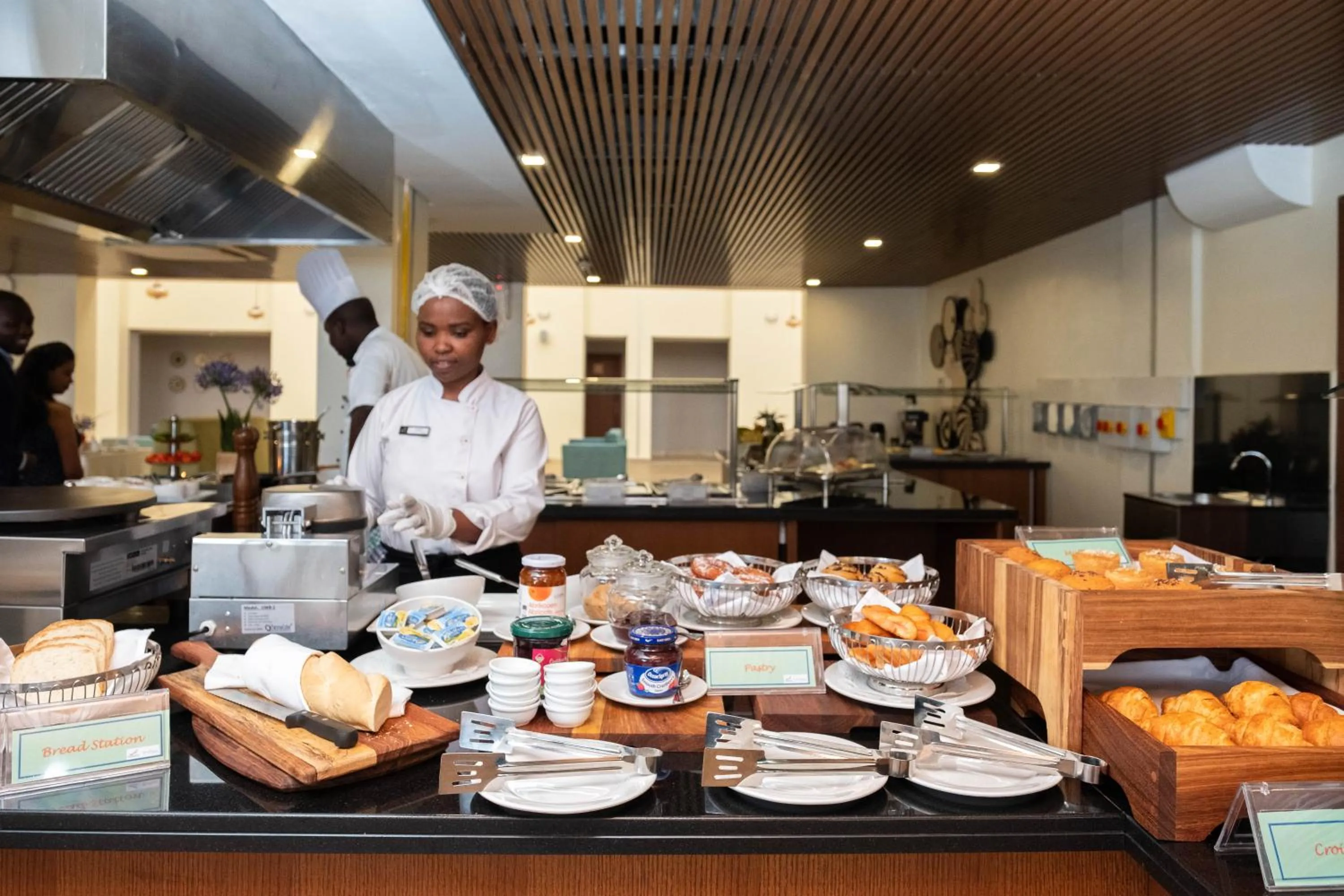 Restaurant/places to eat in Mantis Kivu Marina Bay Hotel