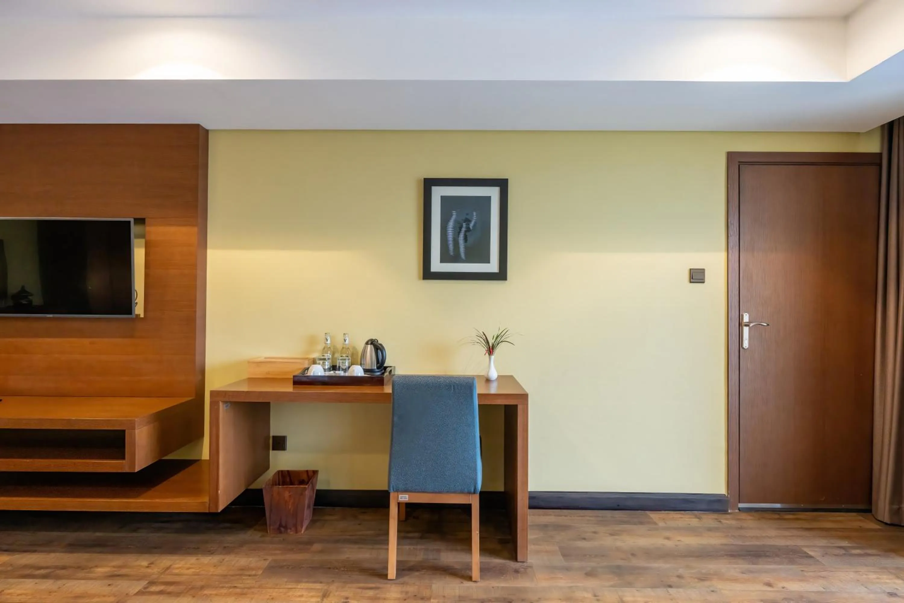 Seating area in Mantis Kivu Marina Bay Hotel