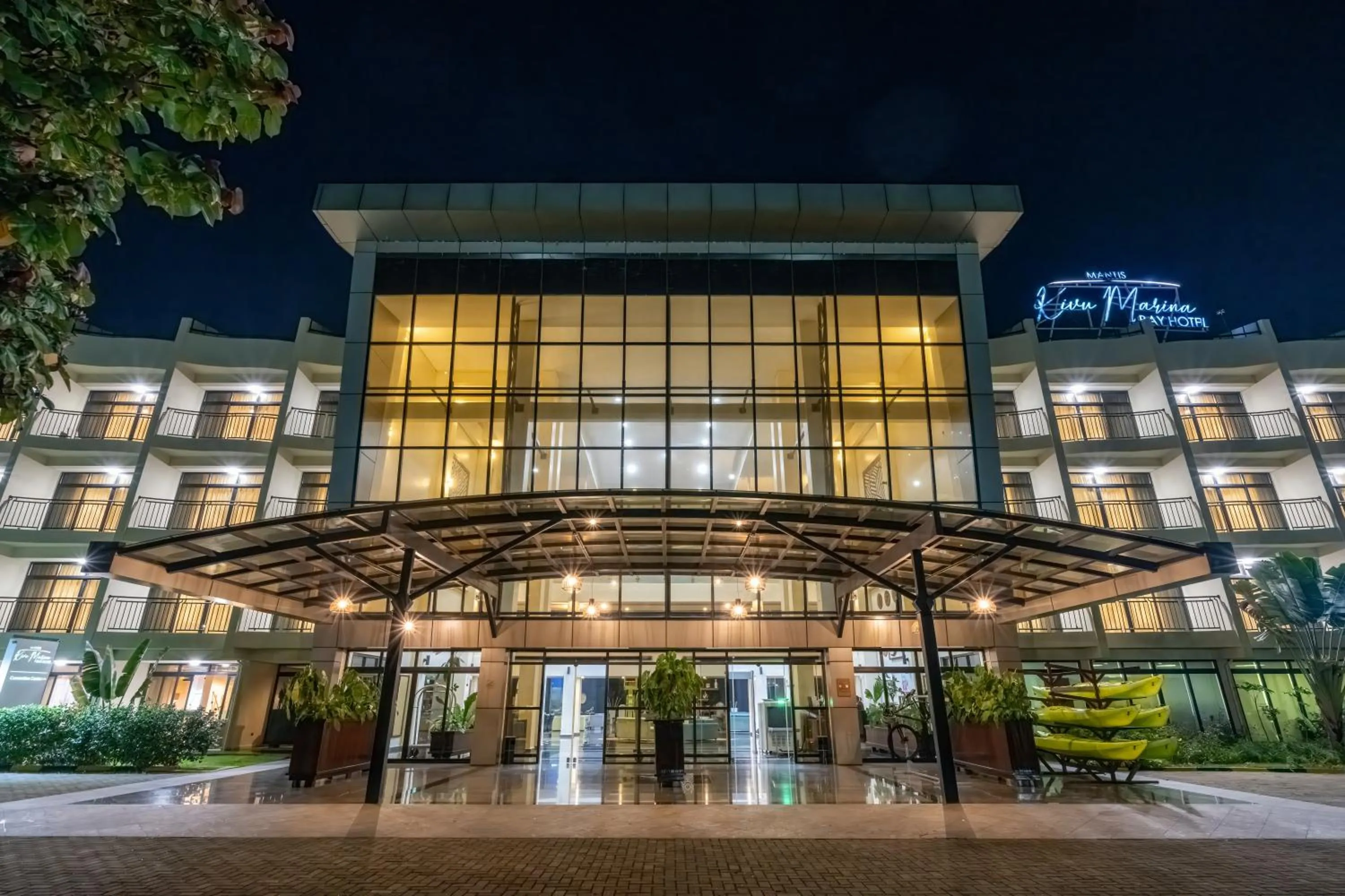 Facade/entrance in Mantis Kivu Marina Bay Hotel