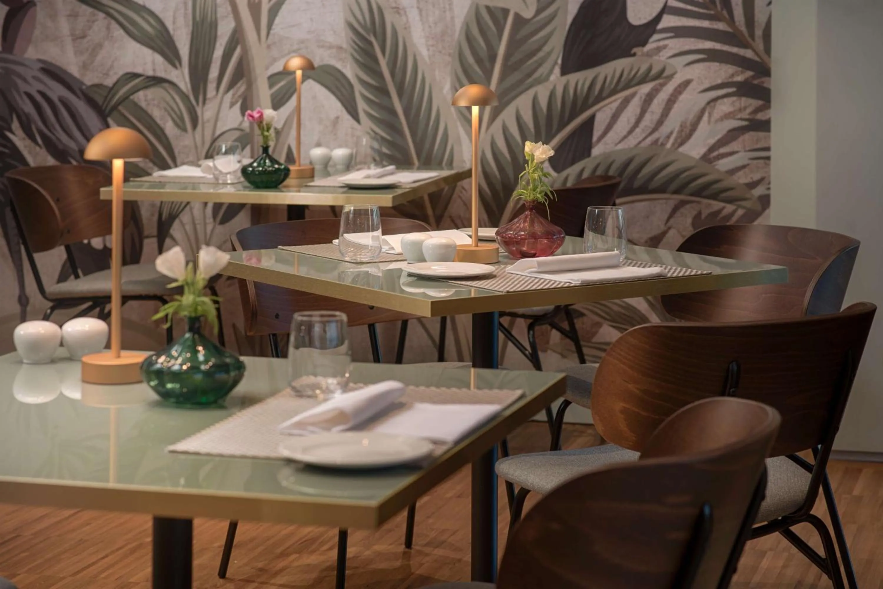 Restaurant/places to eat in NH Catania Centro